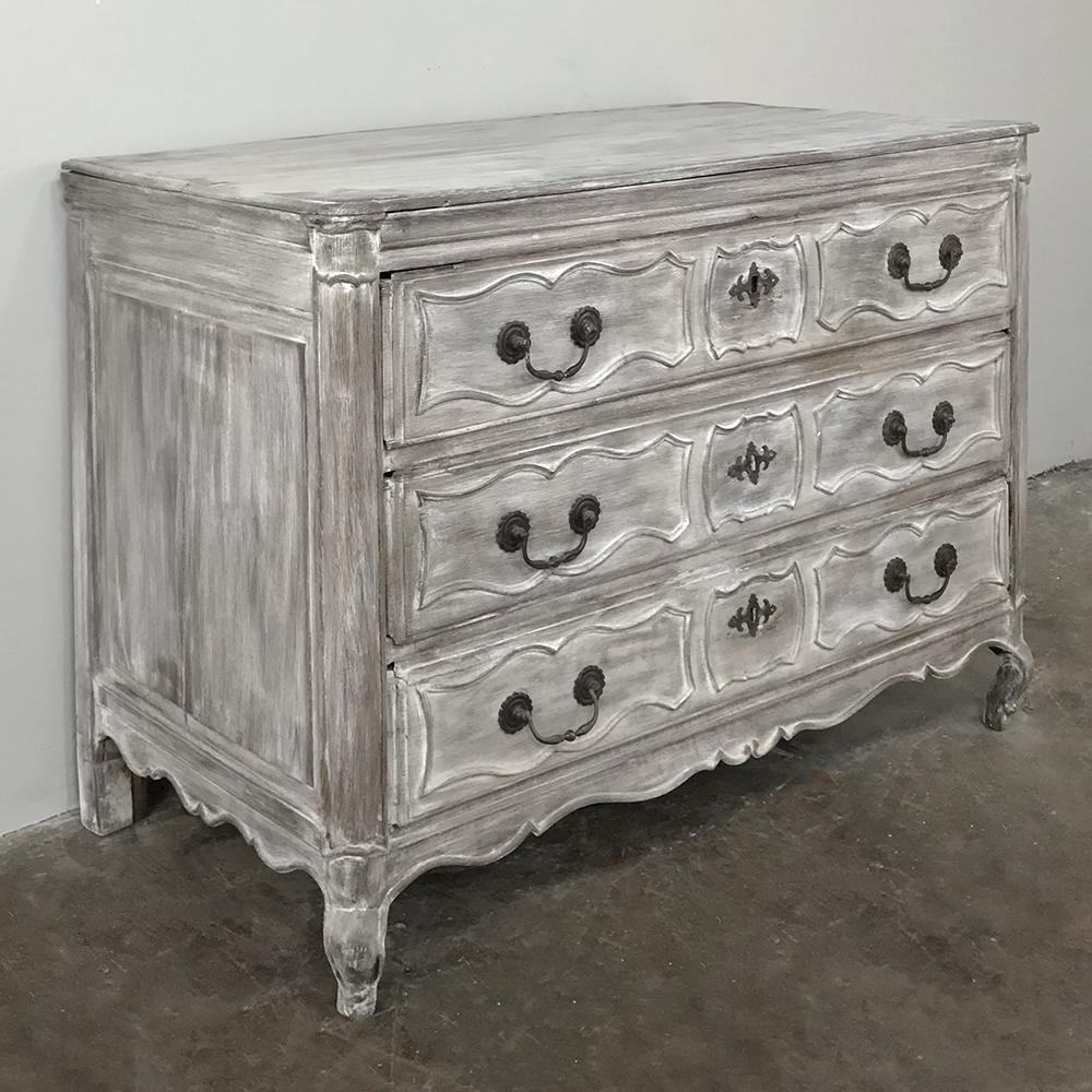 18th Century Country French Whitewashed Commode In Good Condition For Sale In Dallas, TX