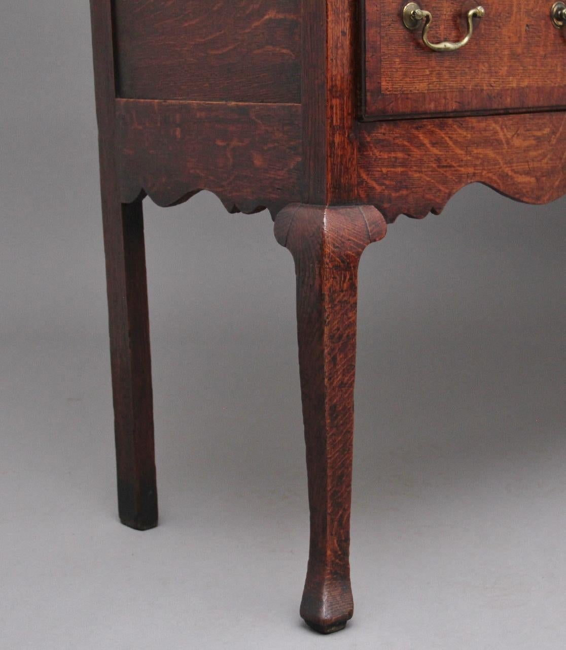 Commode et étagère en chêne de style campagnard du XVIIIe siècle en vente 2