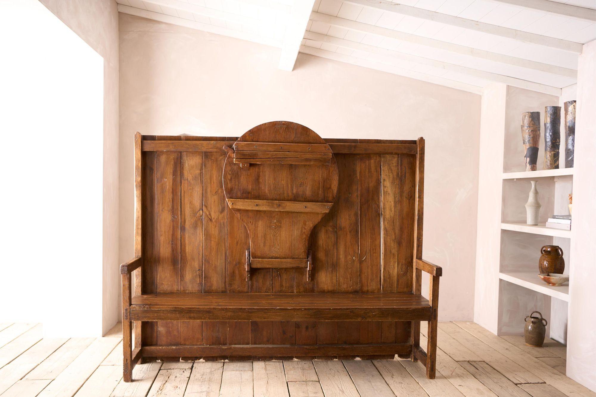 18th century country settle with fold down table In Good Condition For Sale In Malton, GB