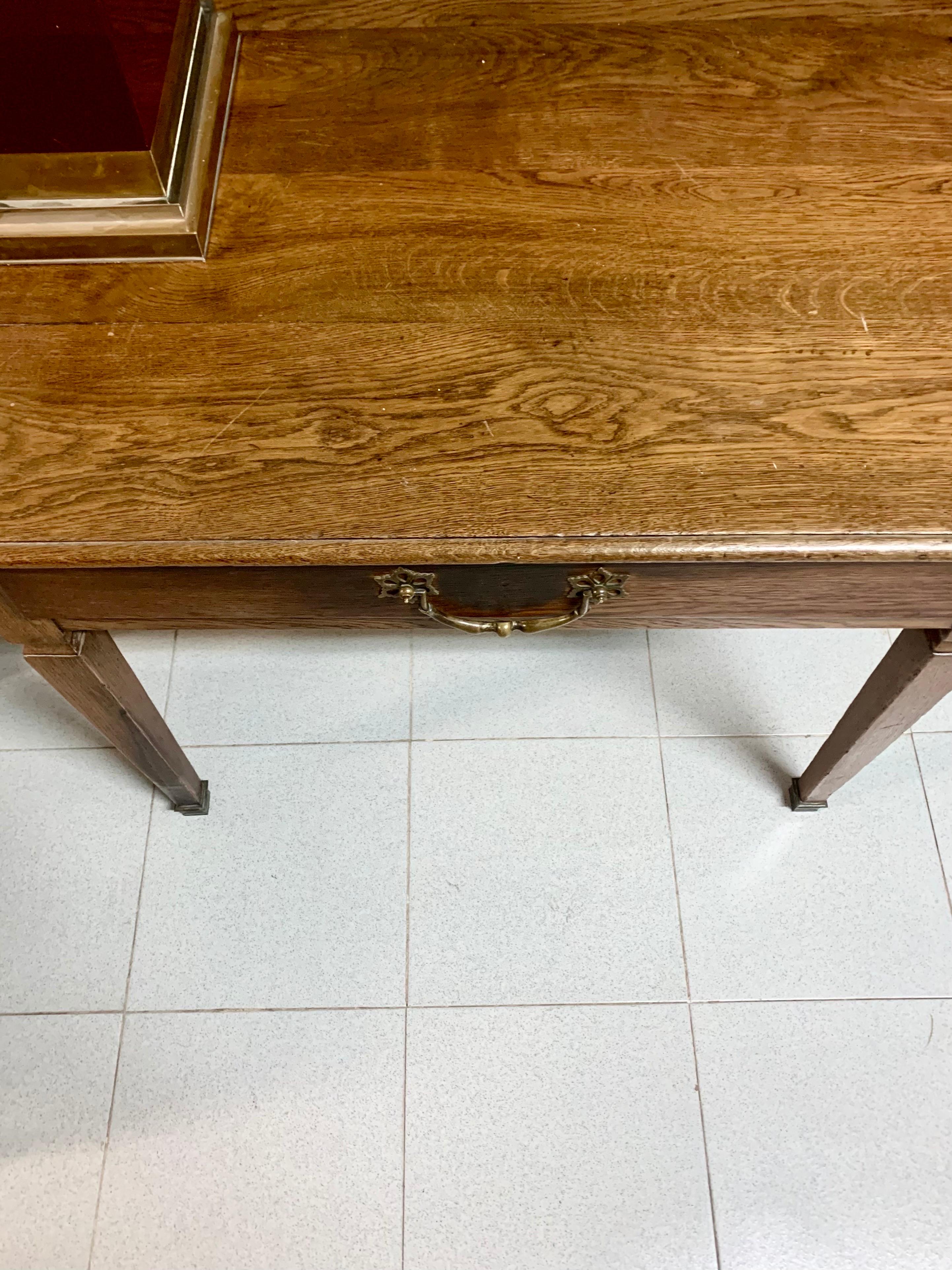 Table à écrire d'appoint campagnard du XVIIIe siècle en vente 5
