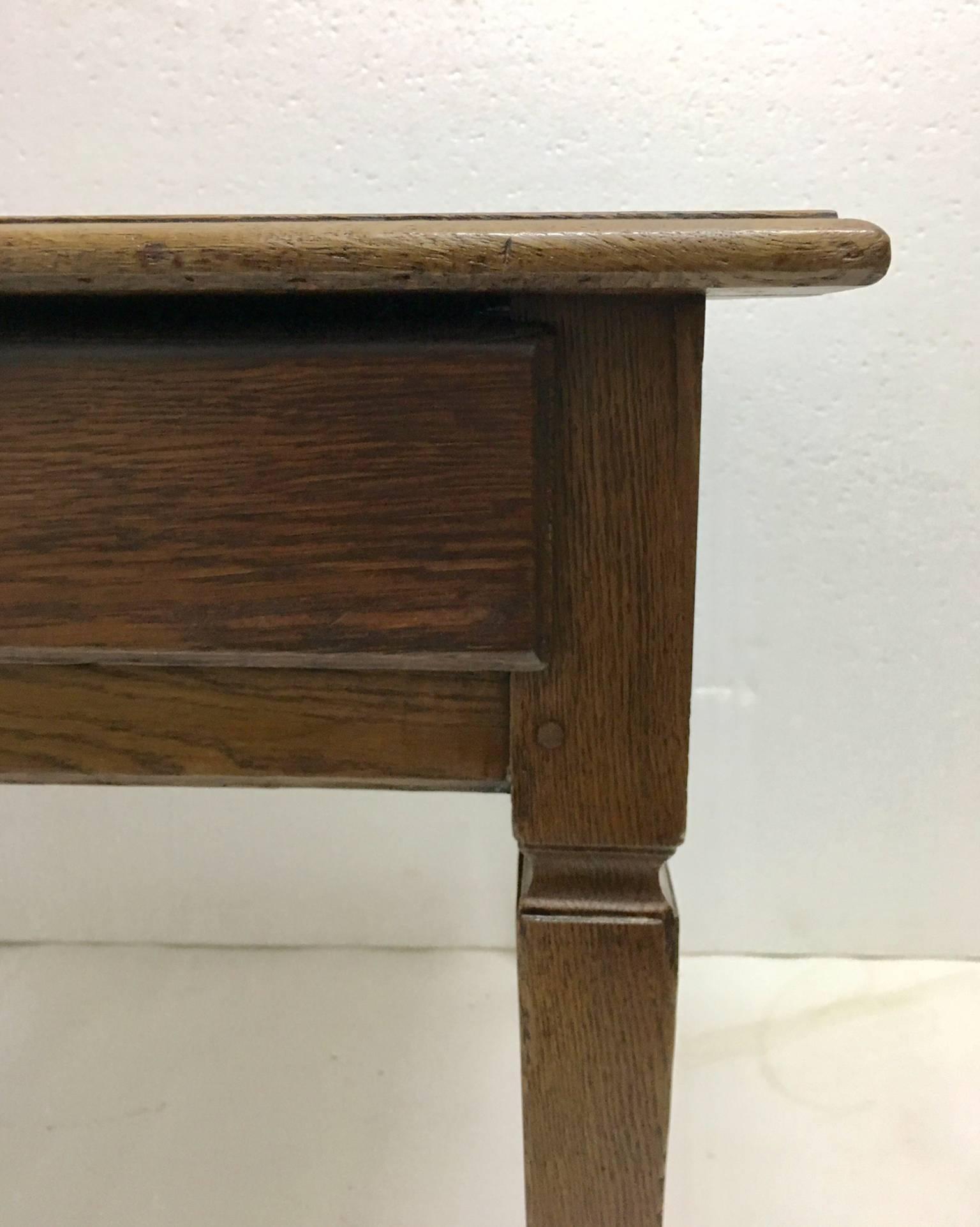 Bronze Table à écrire d'appoint campagnard du XVIIIe siècle en vente