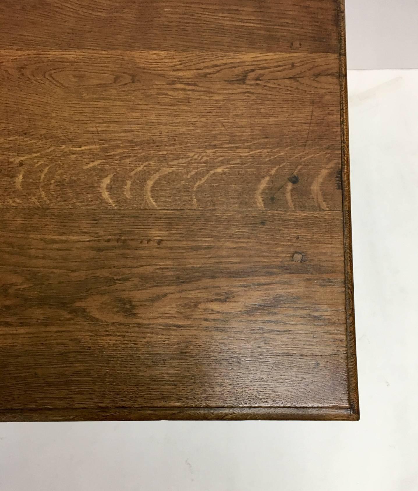 Table à écrire d'appoint campagnard du XVIIIe siècle en vente 1