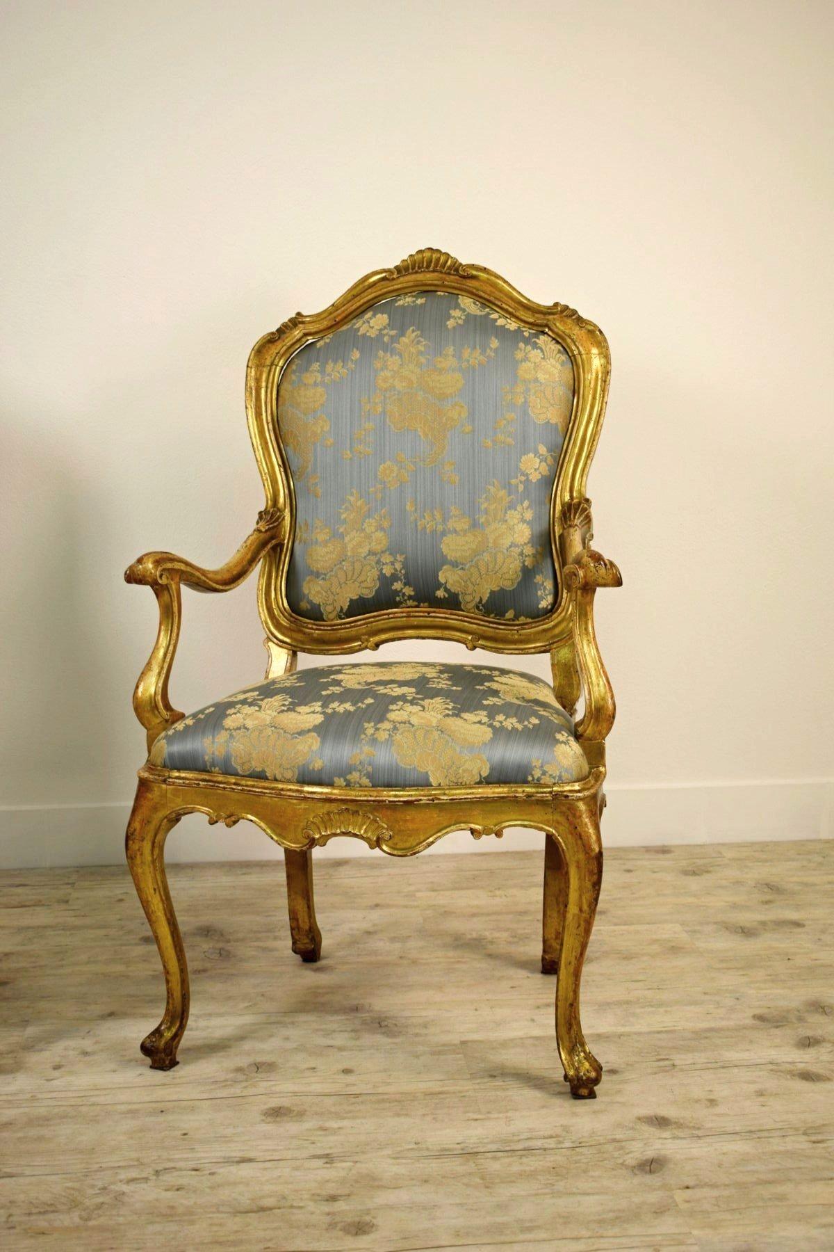 Paar italienische Sessel aus vergoldetem Holz aus dem 18. Jahrhundert im Angebot 5