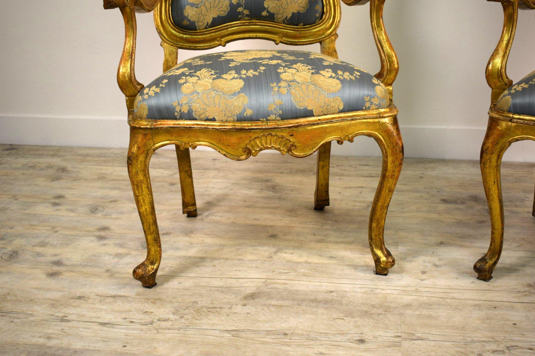 Paar italienische Sessel aus vergoldetem Holz aus dem 18. Jahrhundert im Angebot 7
