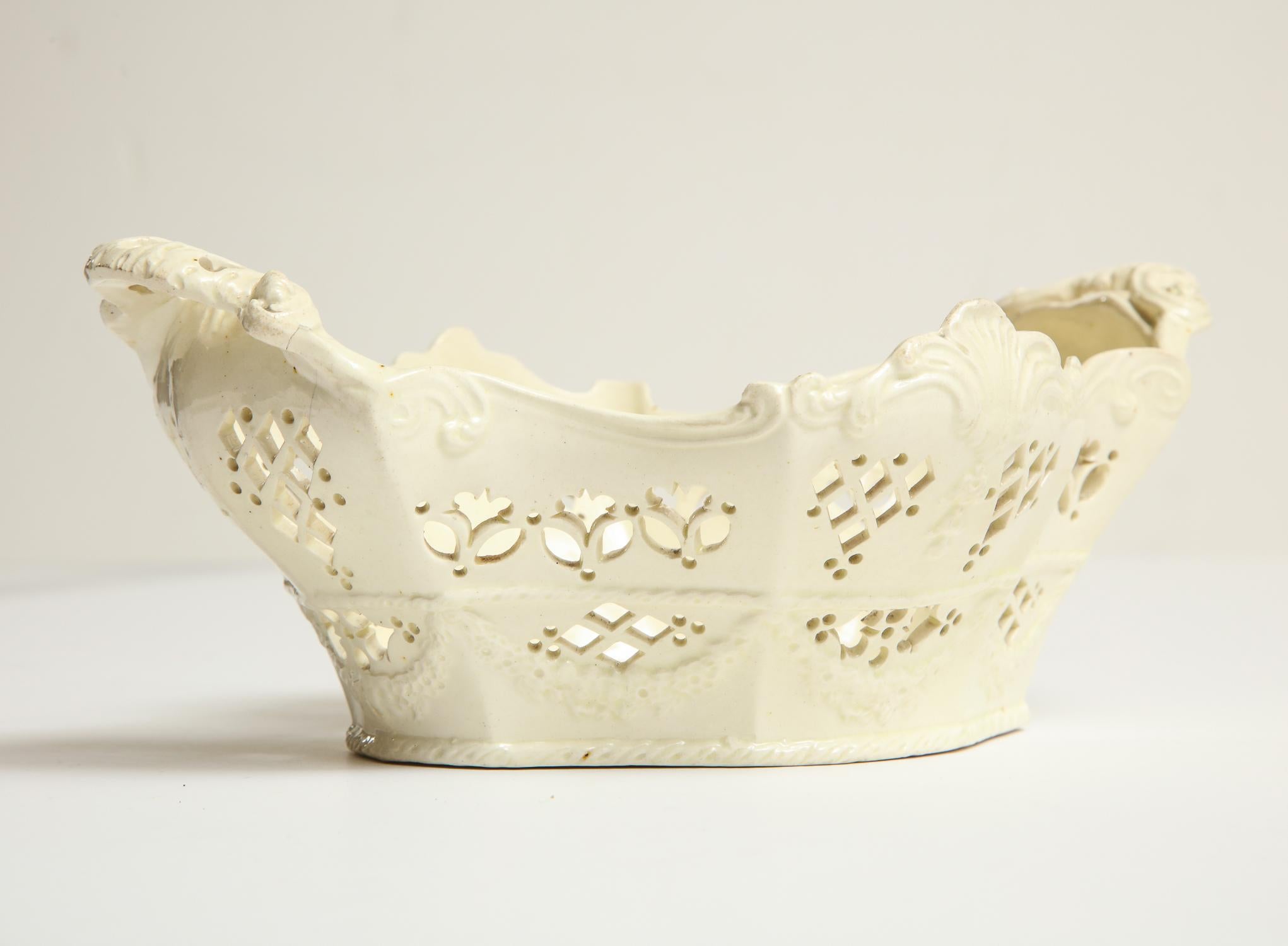 18th Century Creamware, Lobe Shaped Fruit Basket and Underliner For Sale 6