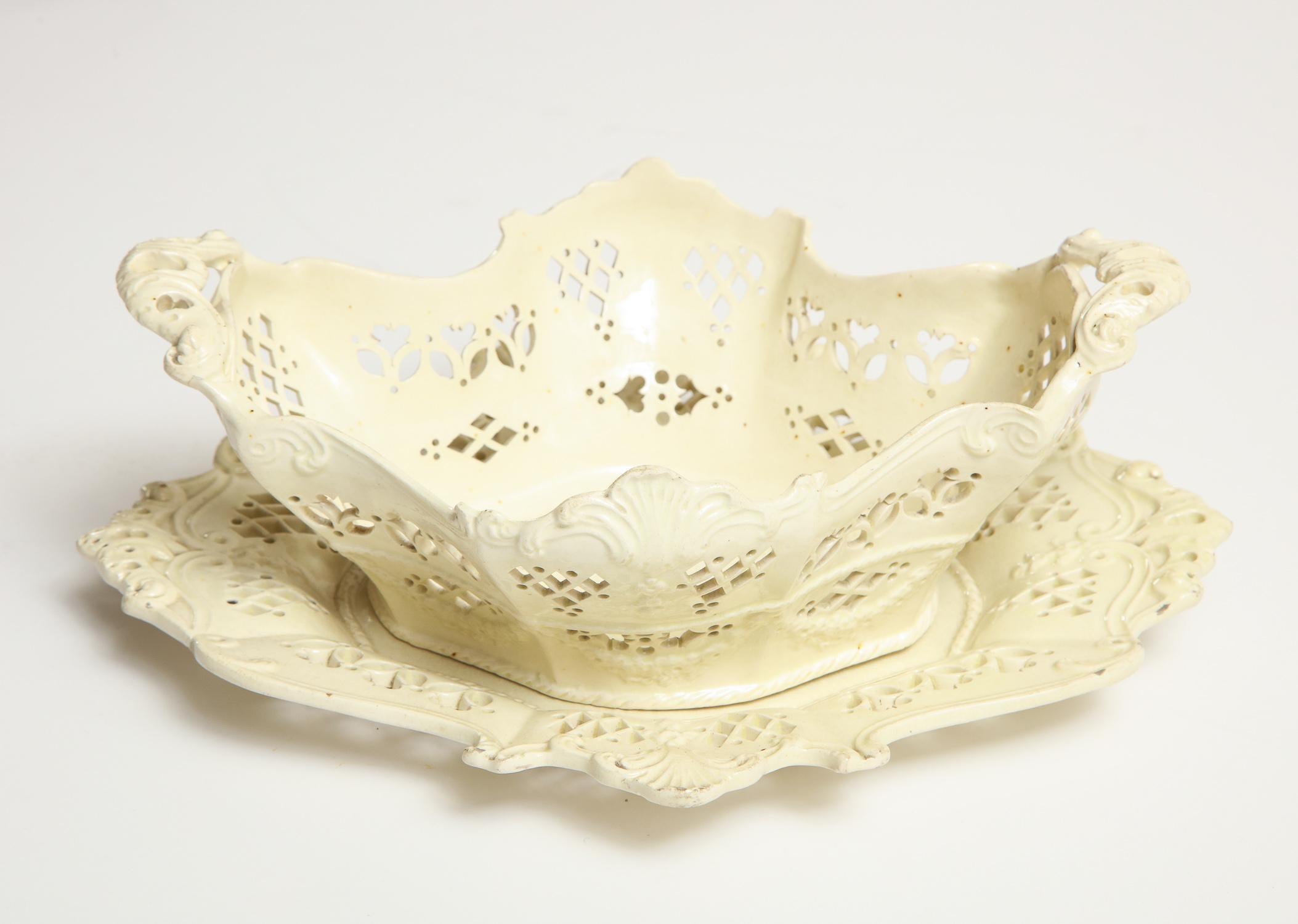 English 18th Century Creamware, Lobe Shaped Fruit Basket and Underliner For Sale