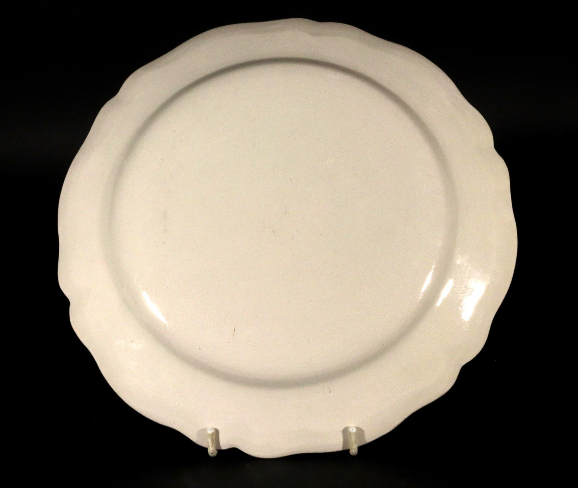 Céramique Assiettes en faïence du 18ème siècle avec bordure en tissu tressé - ensemble de quatre en vente