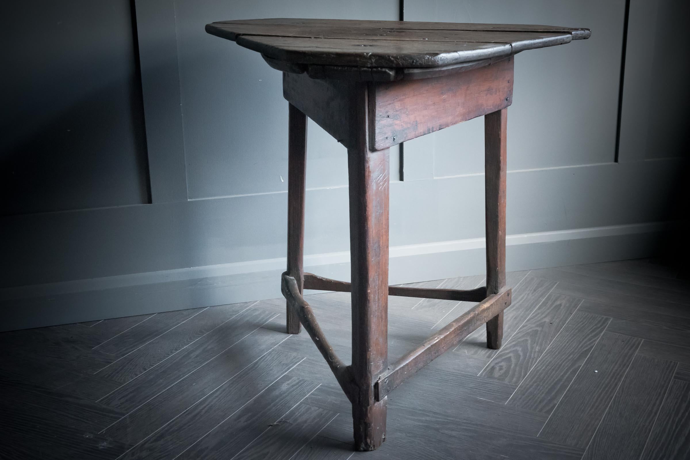18th Century and Earlier 18th Century Cricket Table For Sale