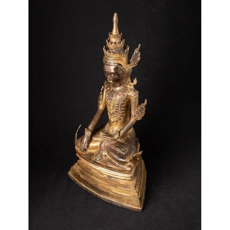 18th Century Crowned Shan Buddha Statue from Burma For Sale 7