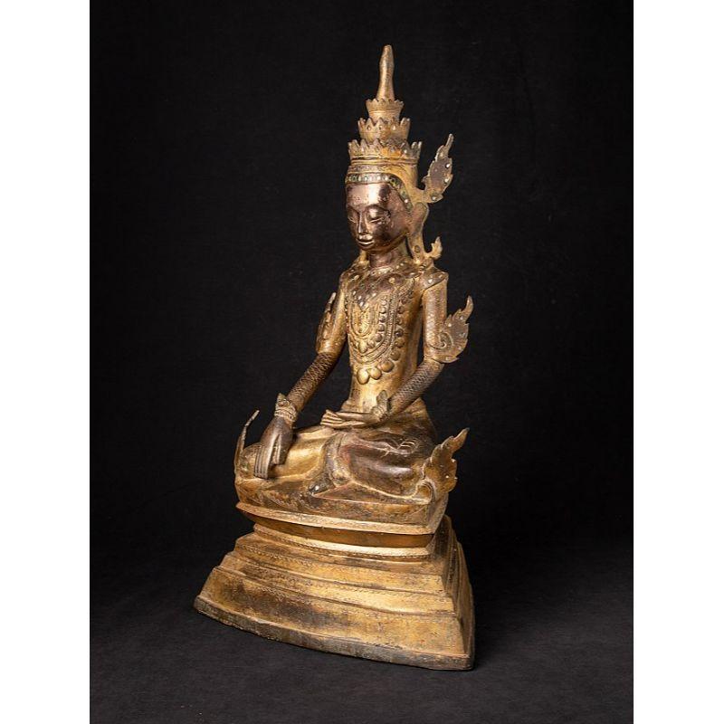 Material: bronze
61,2 cm high 
34 cm wide and 20,1 cm deep
Weight: 14.65 kgs
With traces of 24 krt. gilding
Shan (Tai Yai) style
Bhumisparsha mudra
Originating from Burma
18th century
Special !

