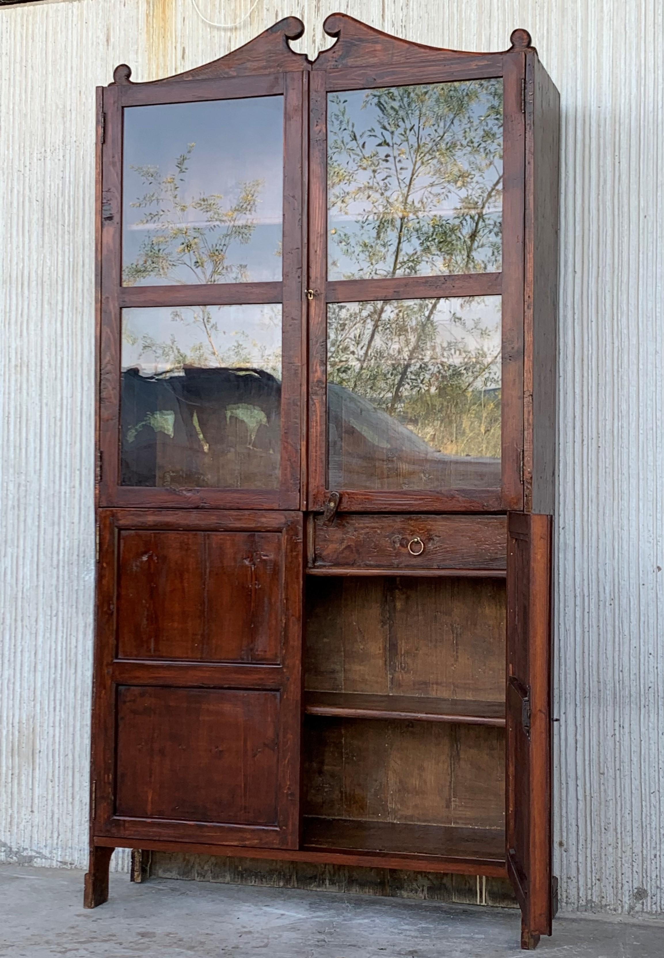 18th Century Cupboard or Bookcase with Glass Vitrine, Walnut, Spain Restored For Sale 2