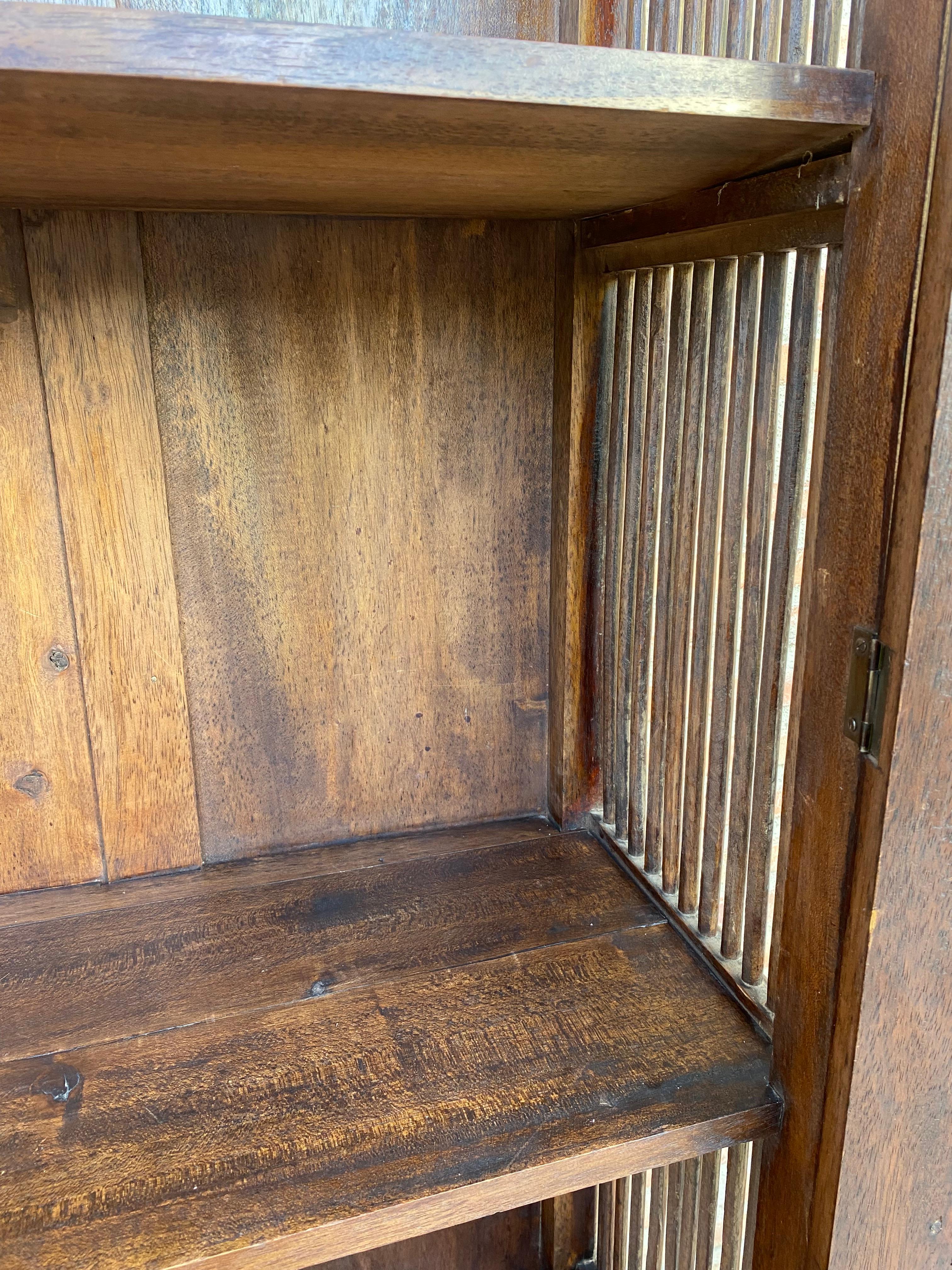Schrank oder Schrank aus dem 18. Jahrhundert, Weinregal, Kiefernholz, französisch, restauriert im Angebot 14