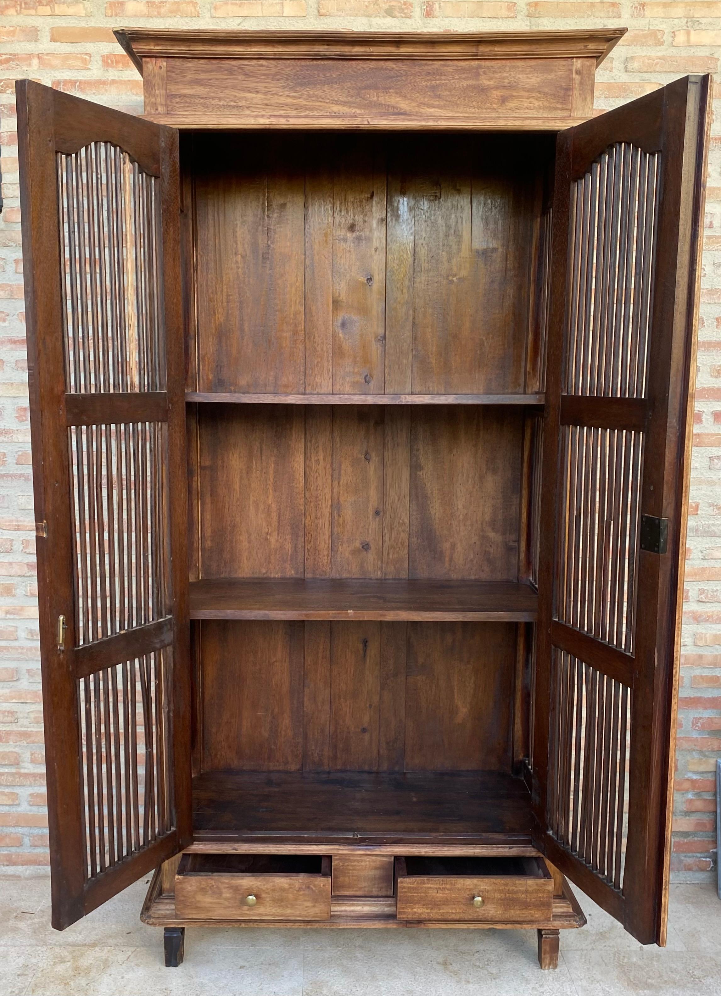 Schrank oder Schrank aus dem 18. Jahrhundert, Weinregal, Kiefernholz, französisch, restauriert im Angebot 3