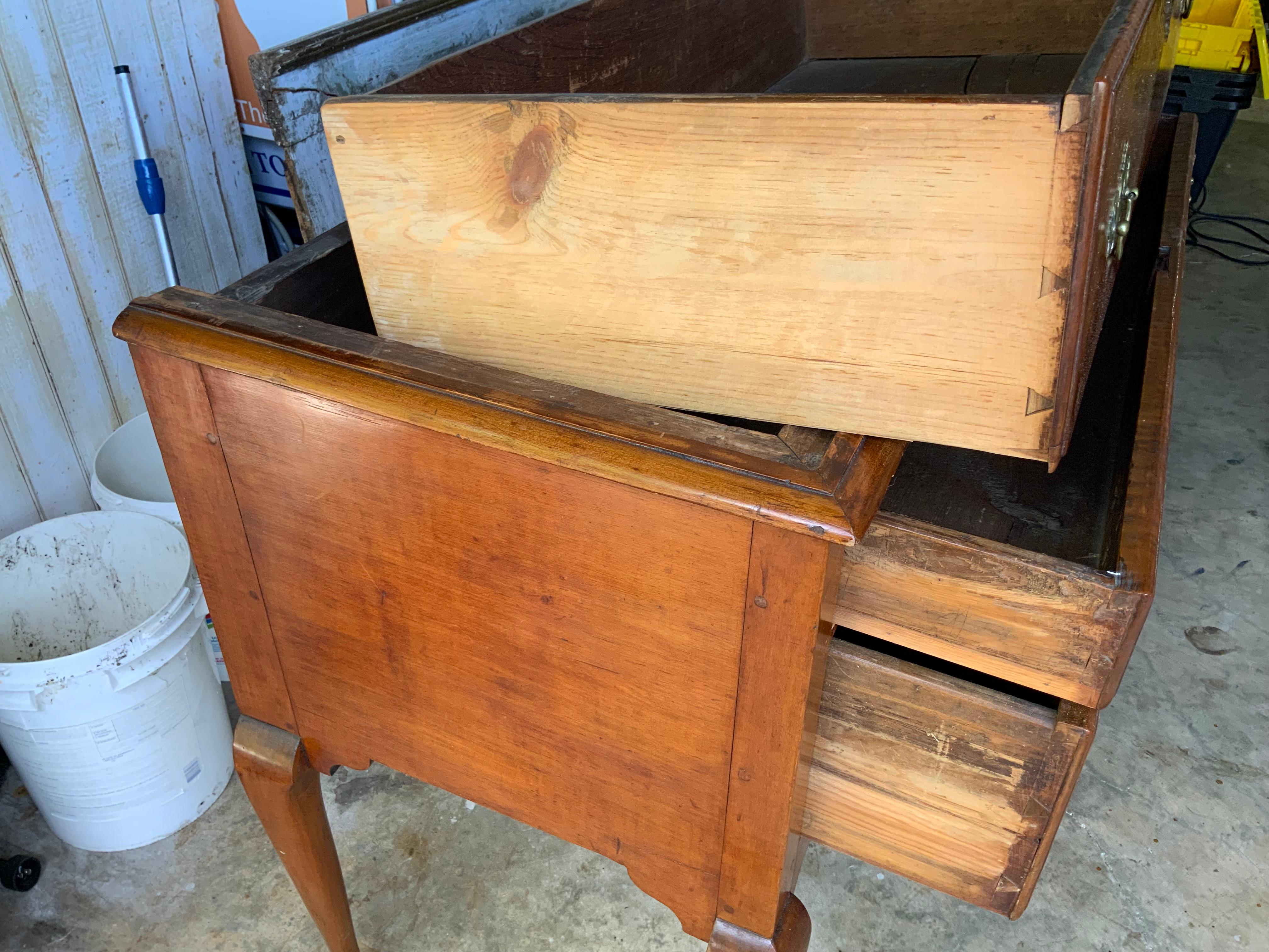 Highboy in acero riccio del XVIII secolo in vendita 8