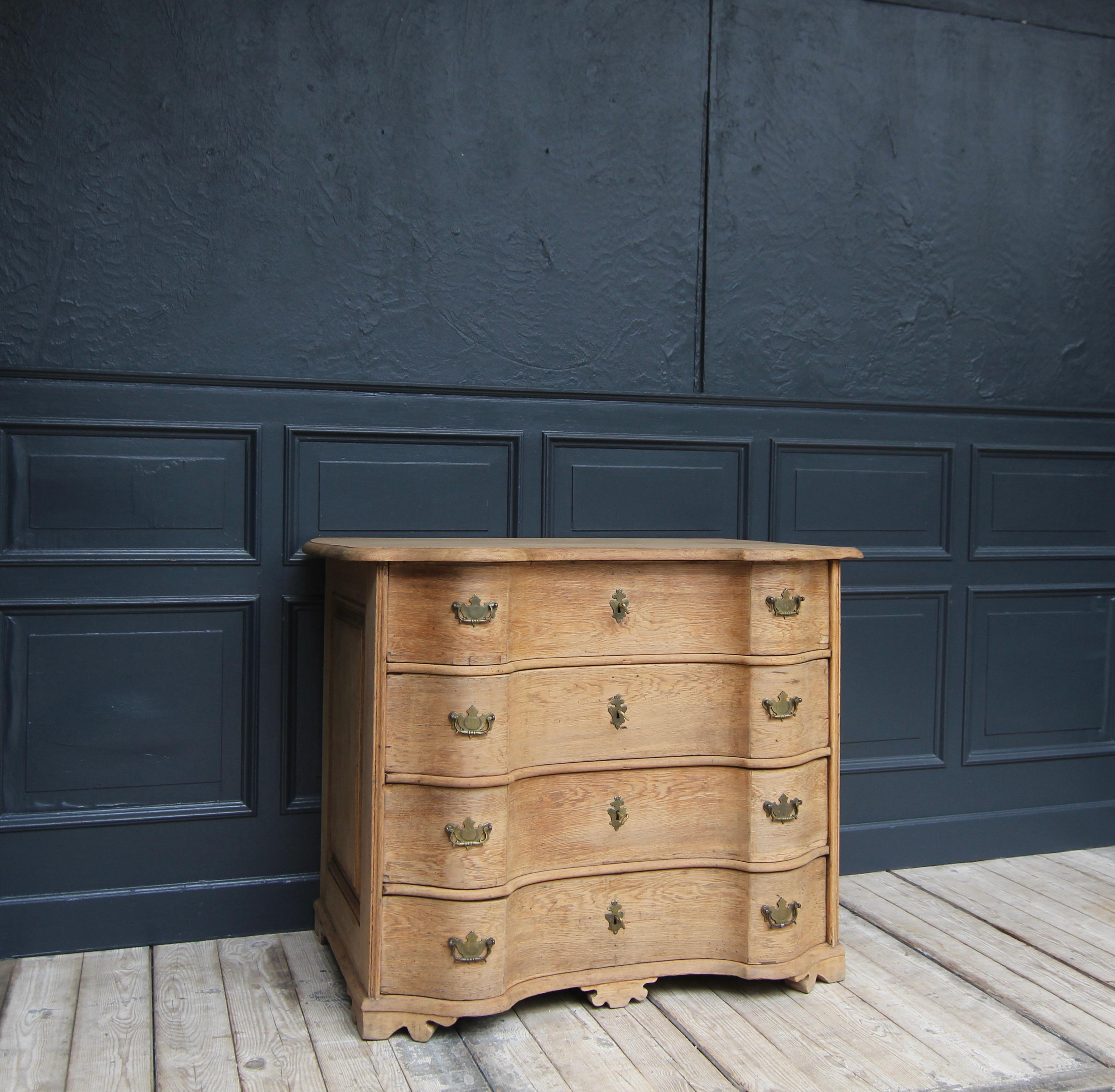 18th Century and Earlier 18th Century Curved Baroque Chest of Drawers For Sale