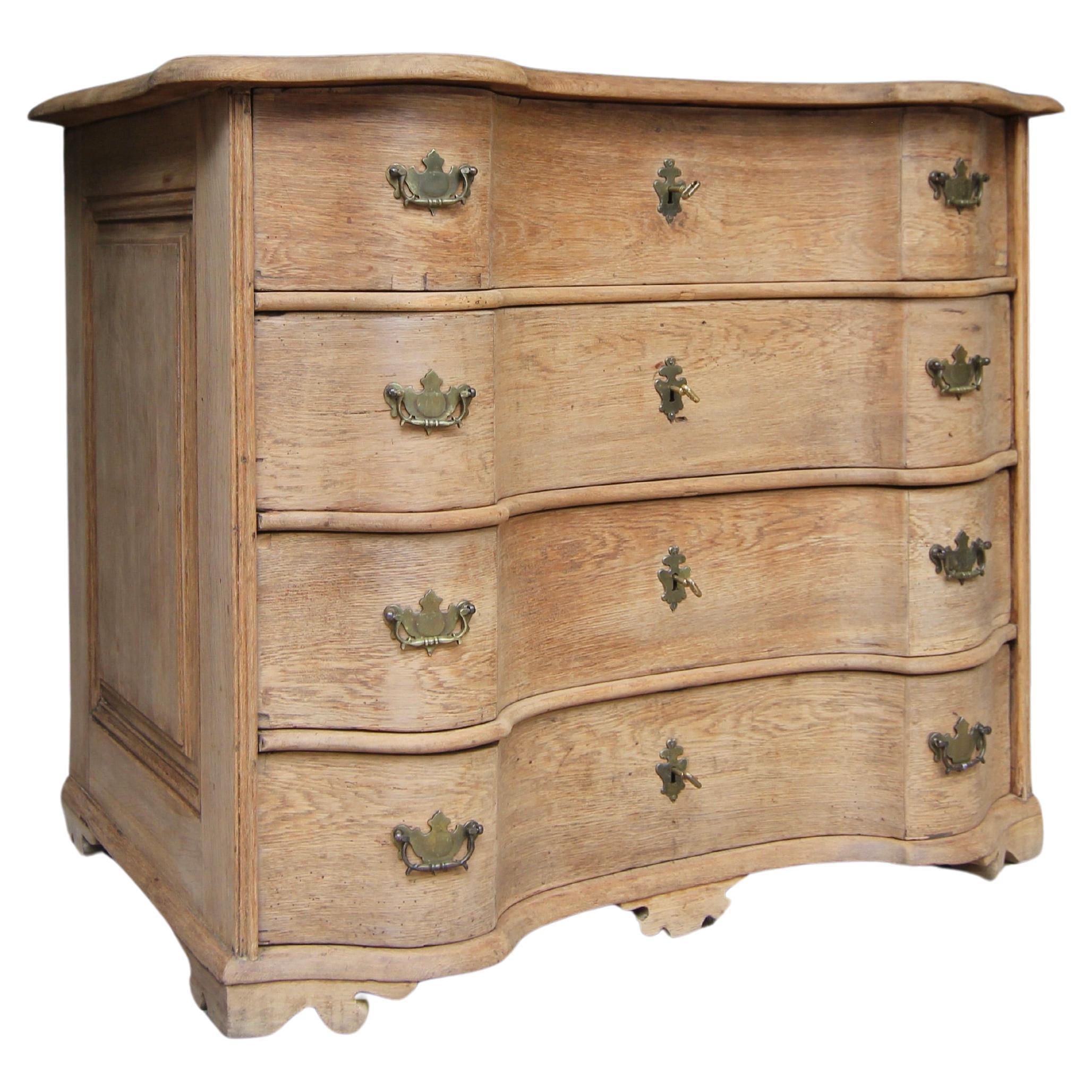 18th Century Curved Baroque Chest of Drawers For Sale