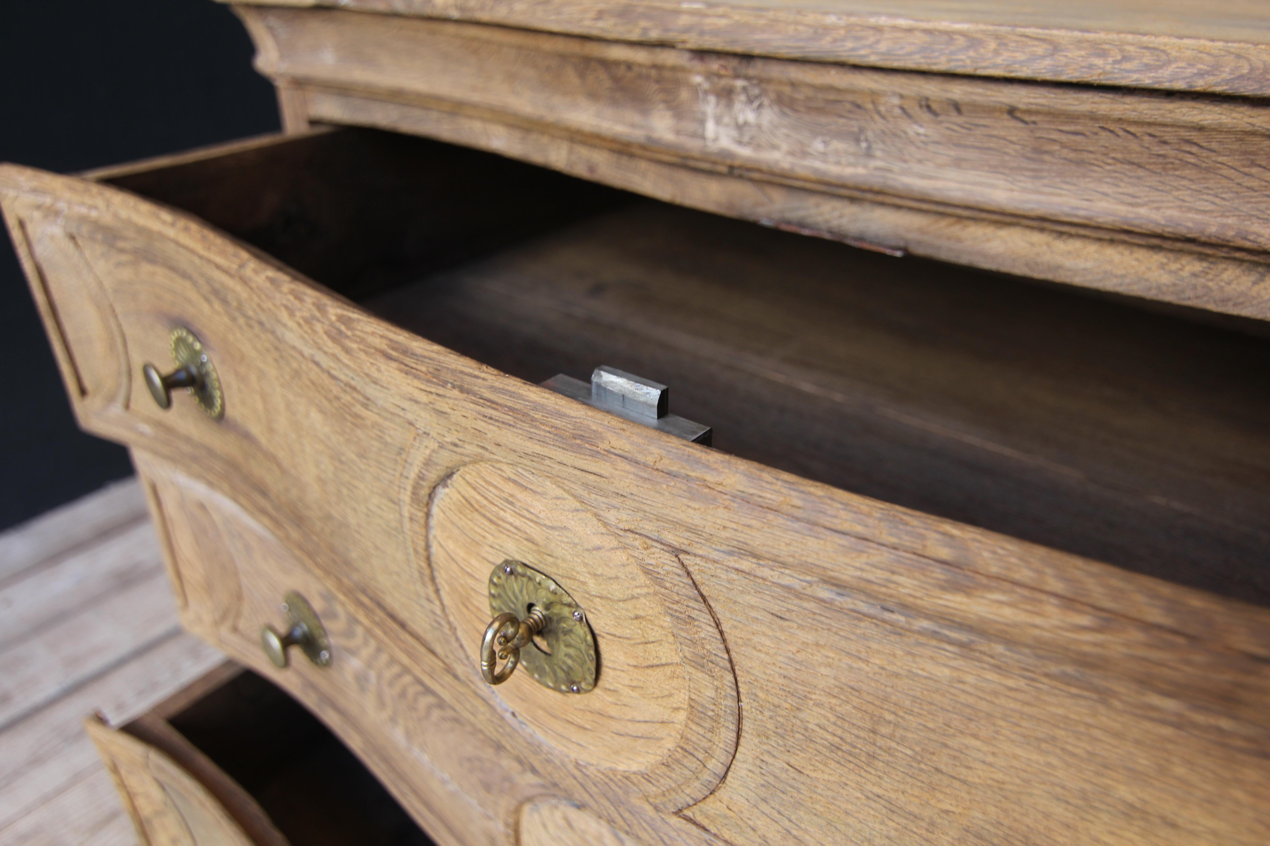 18th Century Curved Oak Chest of Drawers For Sale 9