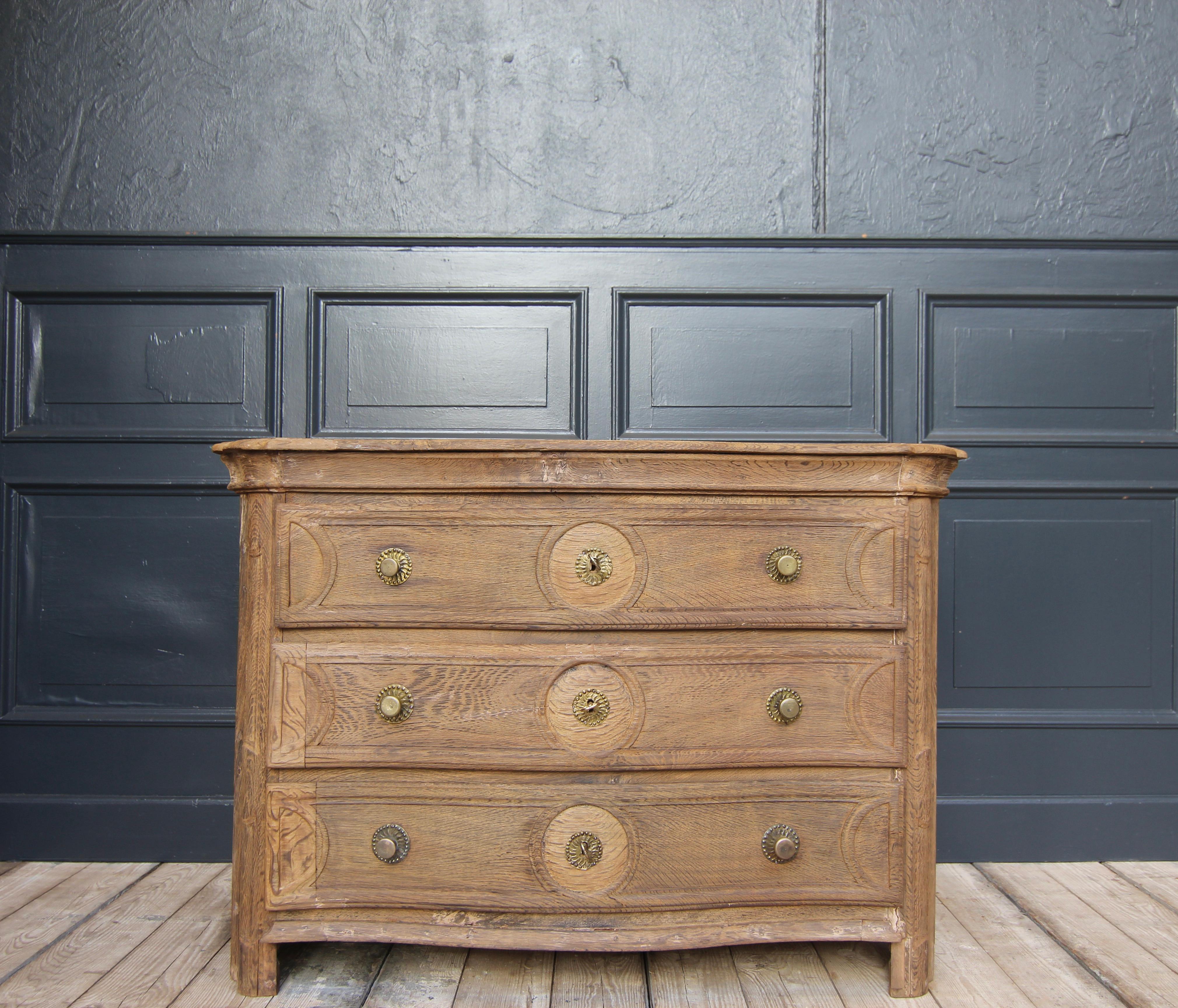 18th Century Curved Oak Chest of Drawers 3