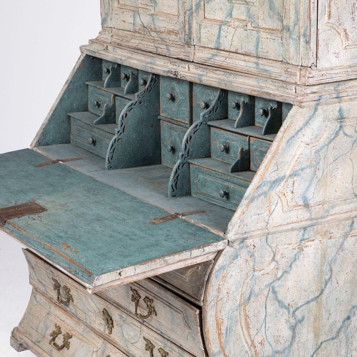 Scrivania barocca danese del 18° secolo in finto marmo in vendita 2