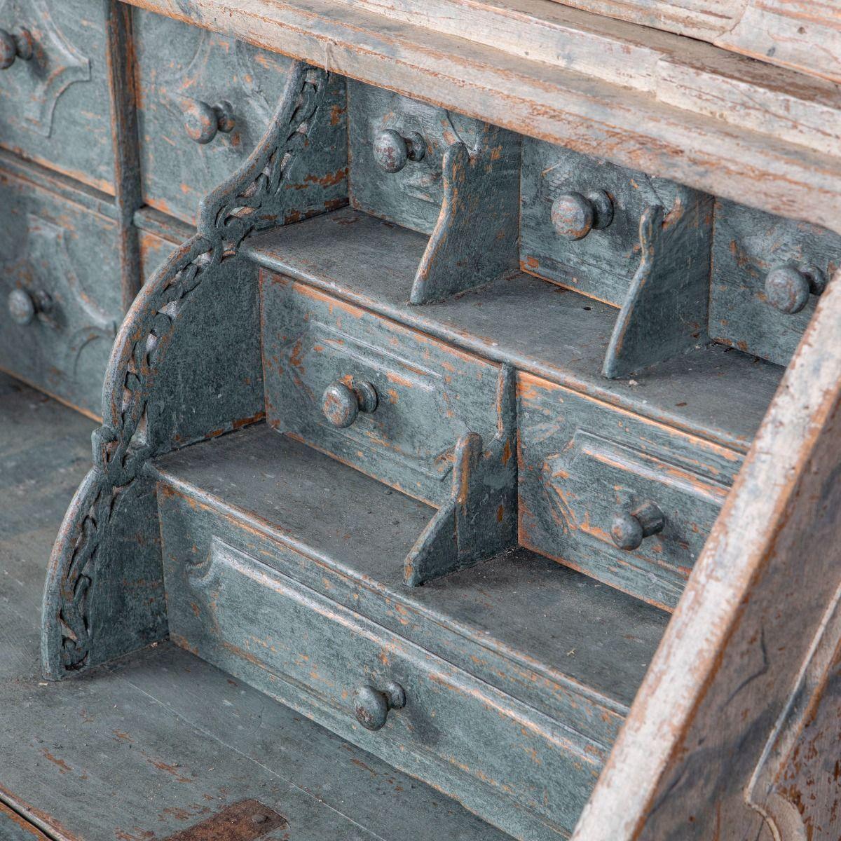 Scrivania barocca danese del 18° secolo in finto marmo in vendita 3