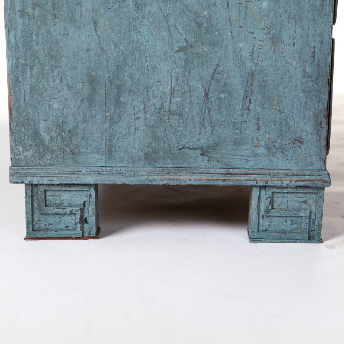 Dänische blaue Gustavianische Kommode aus dem 18. im Angebot 3