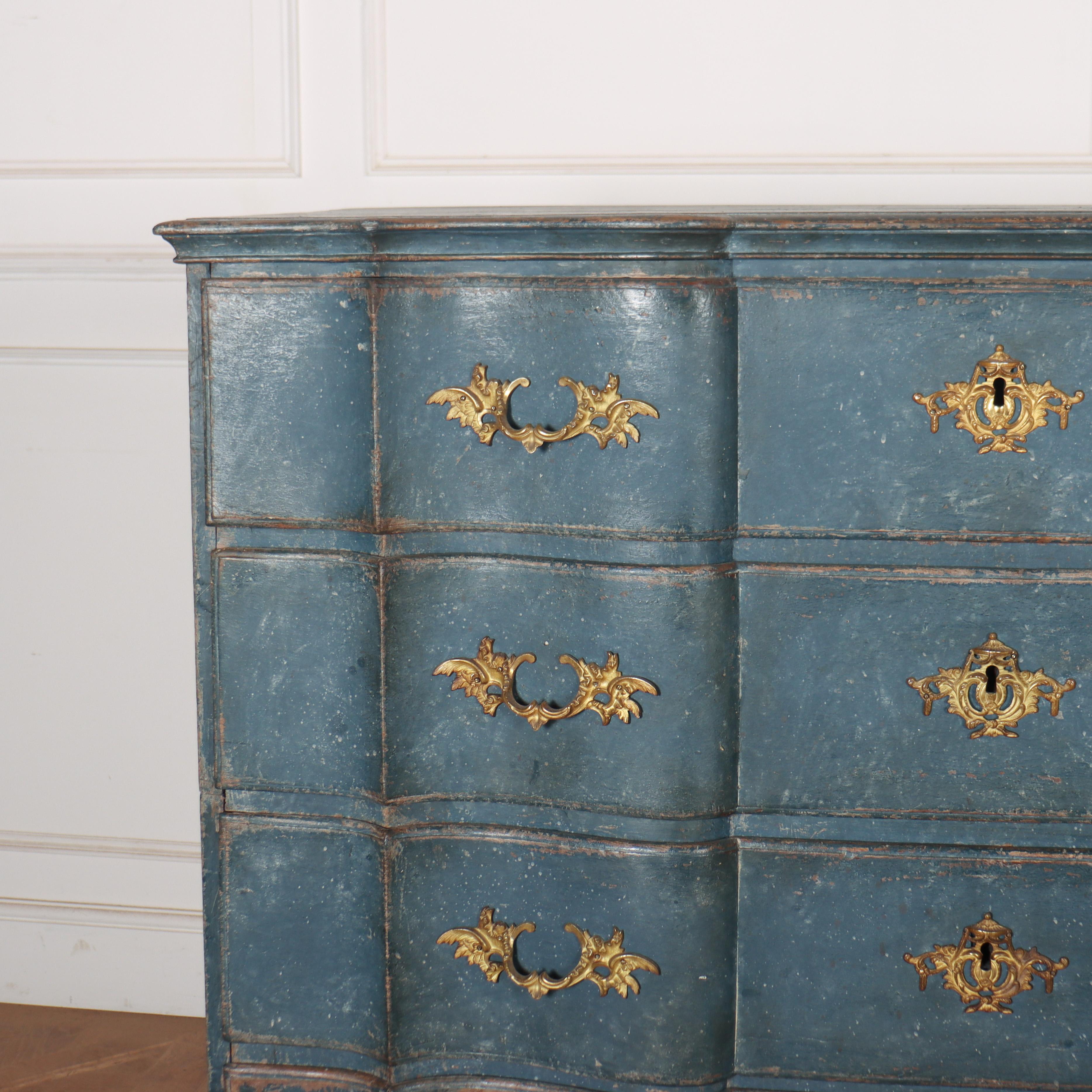 Wonderful 18th C Danish 2 part painted oak serpentine chest of drawers. Great scale. 1760.

Reference: 8199

Dimensions
54.5 inches (138 cms) Wide
24.5 inches (62 cms) Deep
50.5 inches (128 cms) High
