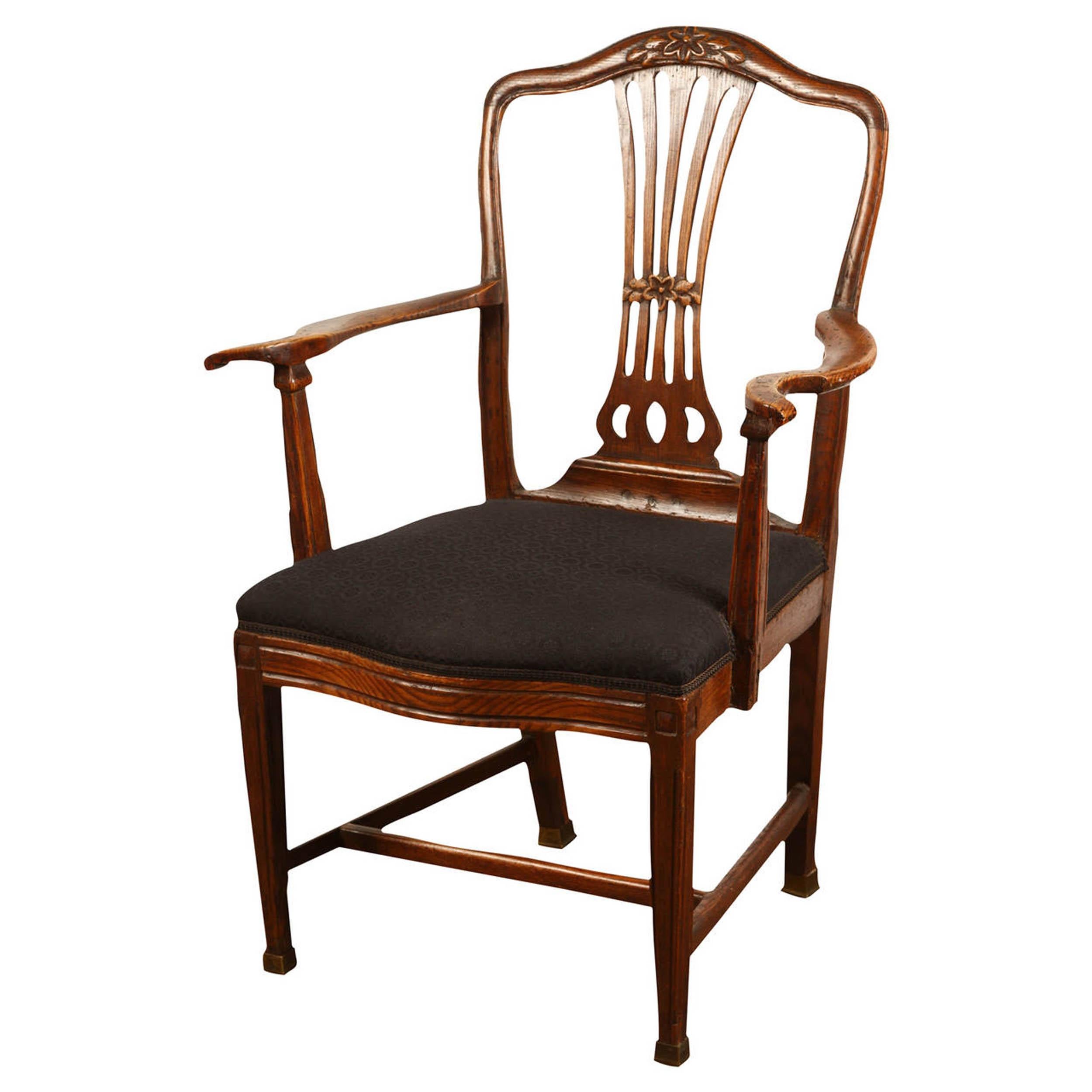 Fauteuil en orme de campagne danois du 18e siècle en vente 1