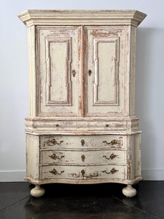 Gran armario danés del siglo XVIII pintado en dos partes