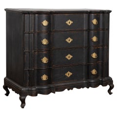 Commodes and Chests of Drawers