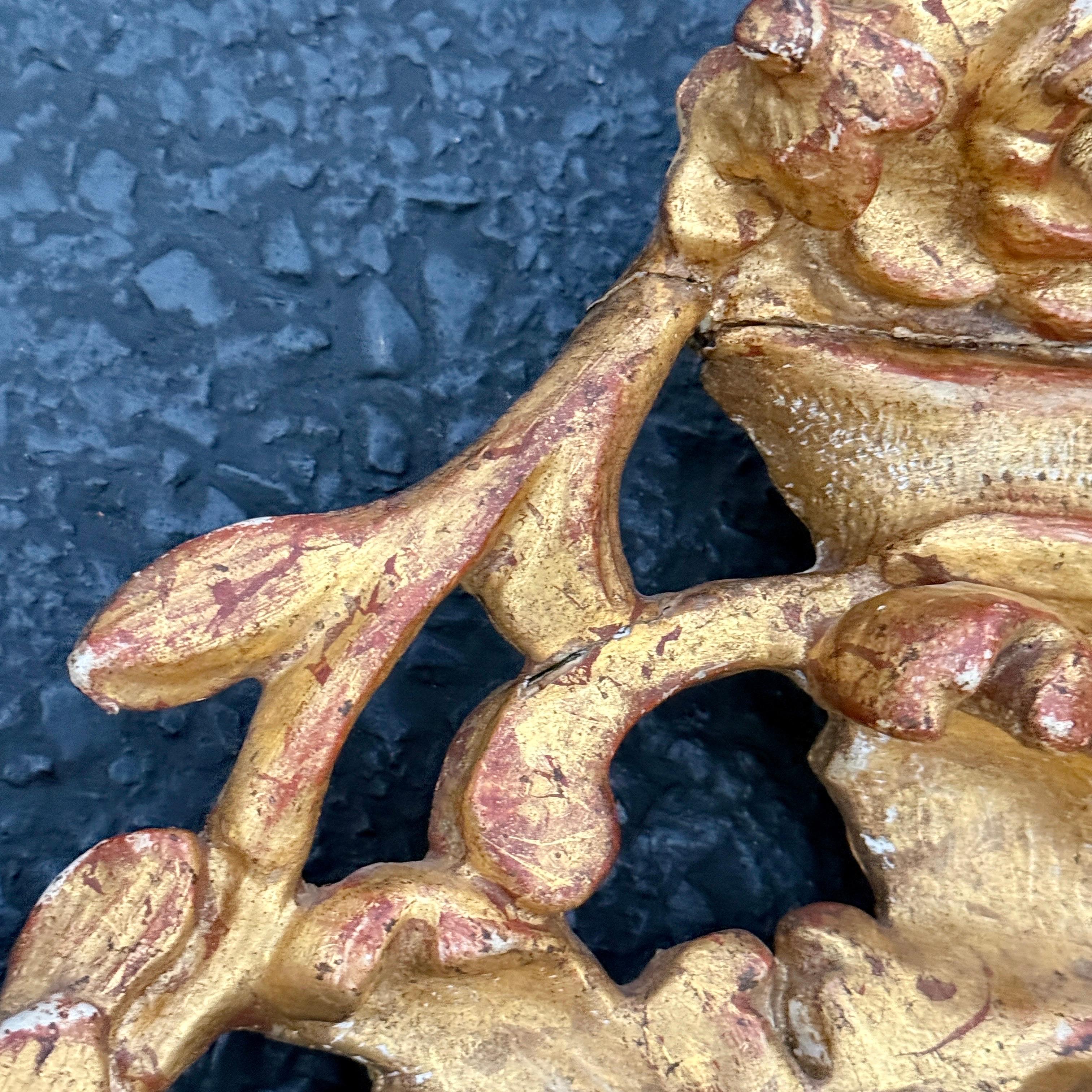 Miroir mural en bois doré rococo danois du 18e siècle en vente 2