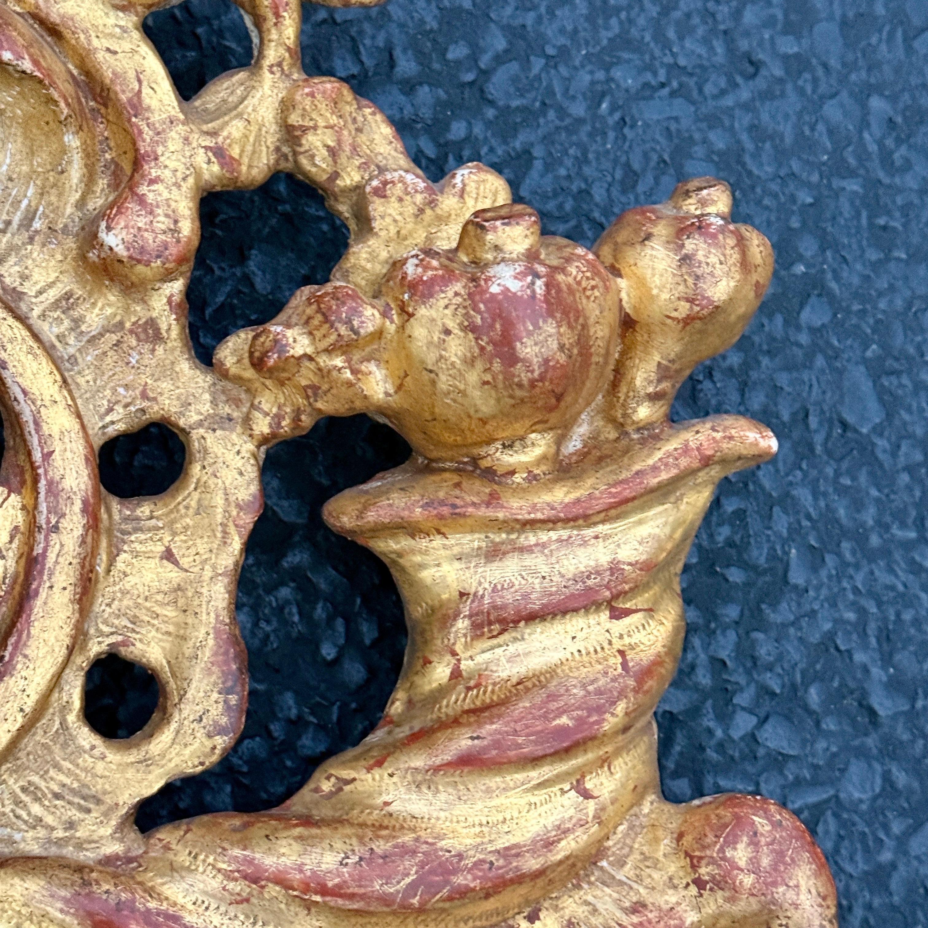 Miroir mural en bois doré rococo danois du 18e siècle en vente 3