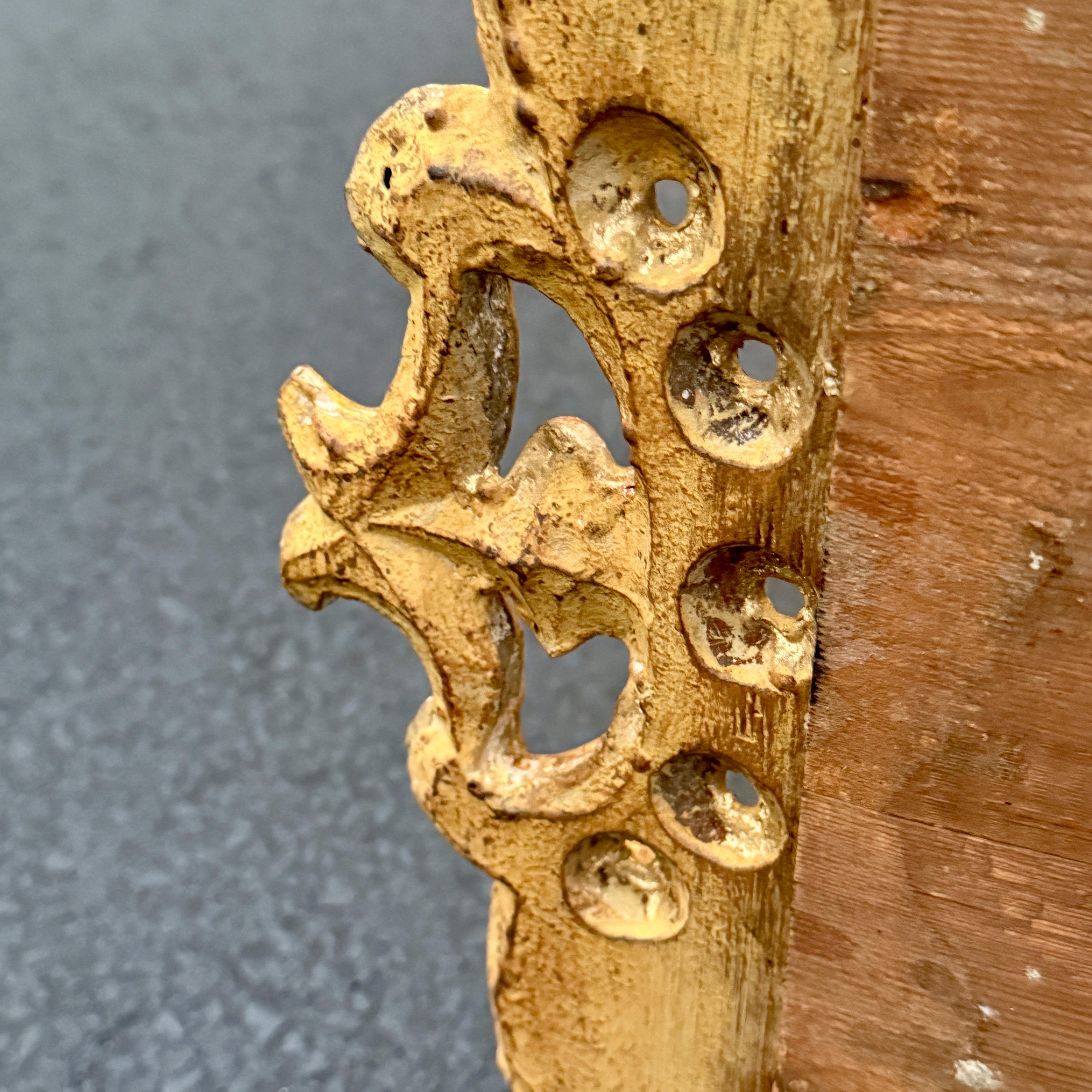 Miroir mural en bois doré rococo danois du 18e siècle en vente 8