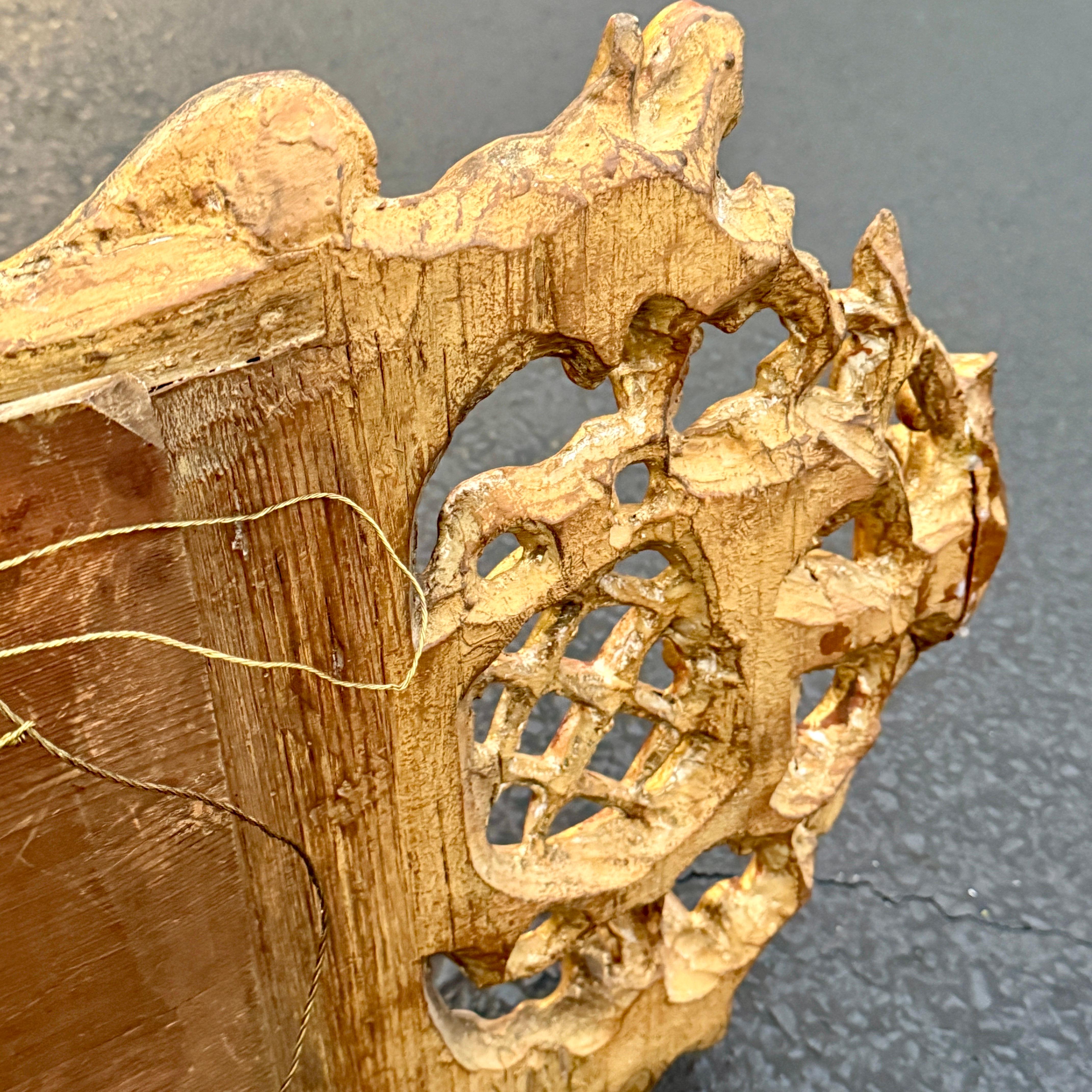 Miroir mural en bois doré rococo danois du 18e siècle en vente 11