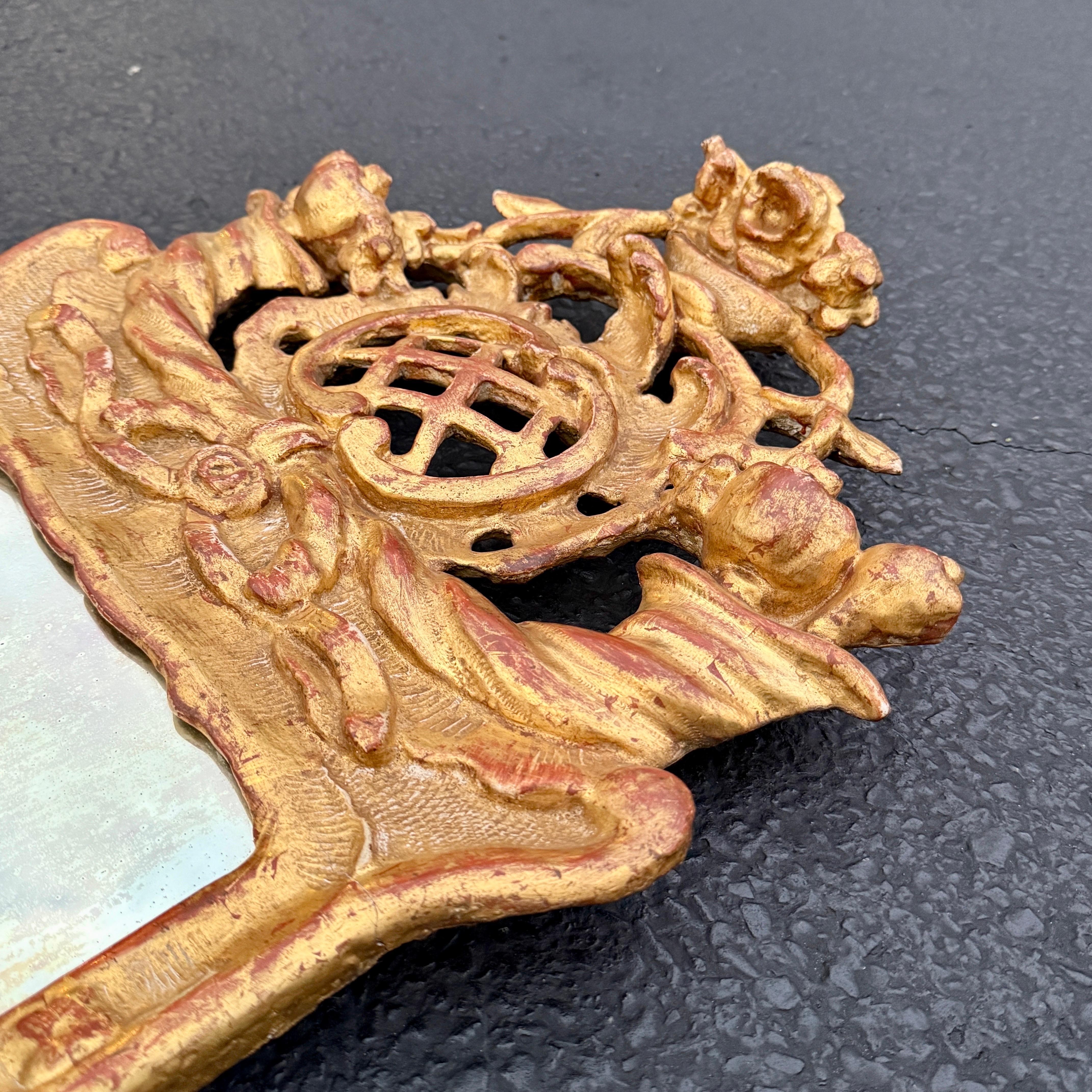 Danois Miroir mural en bois doré rococo danois du 18e siècle en vente