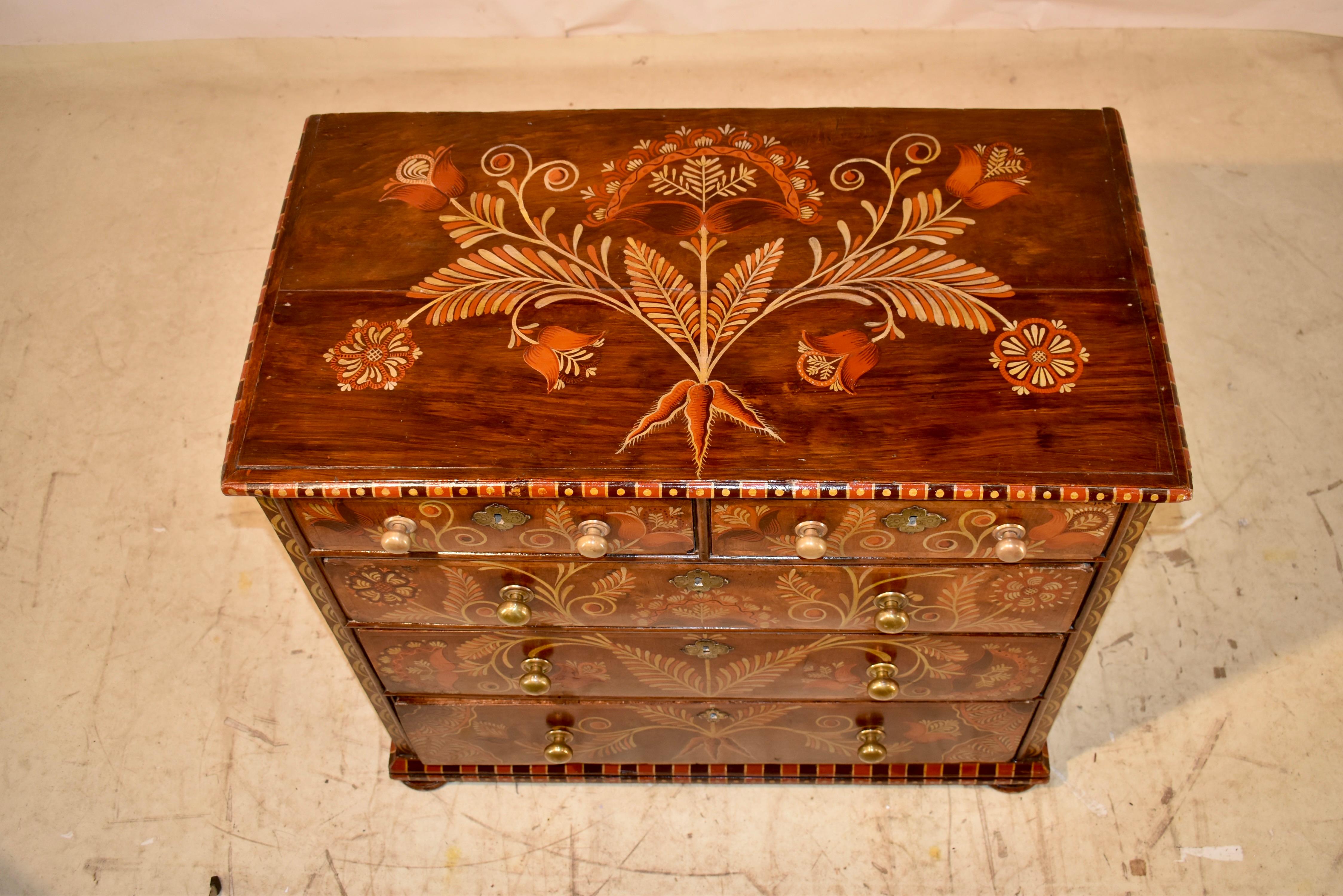 Cassettiera in noce decorata del XVIII secolo in vendita 3