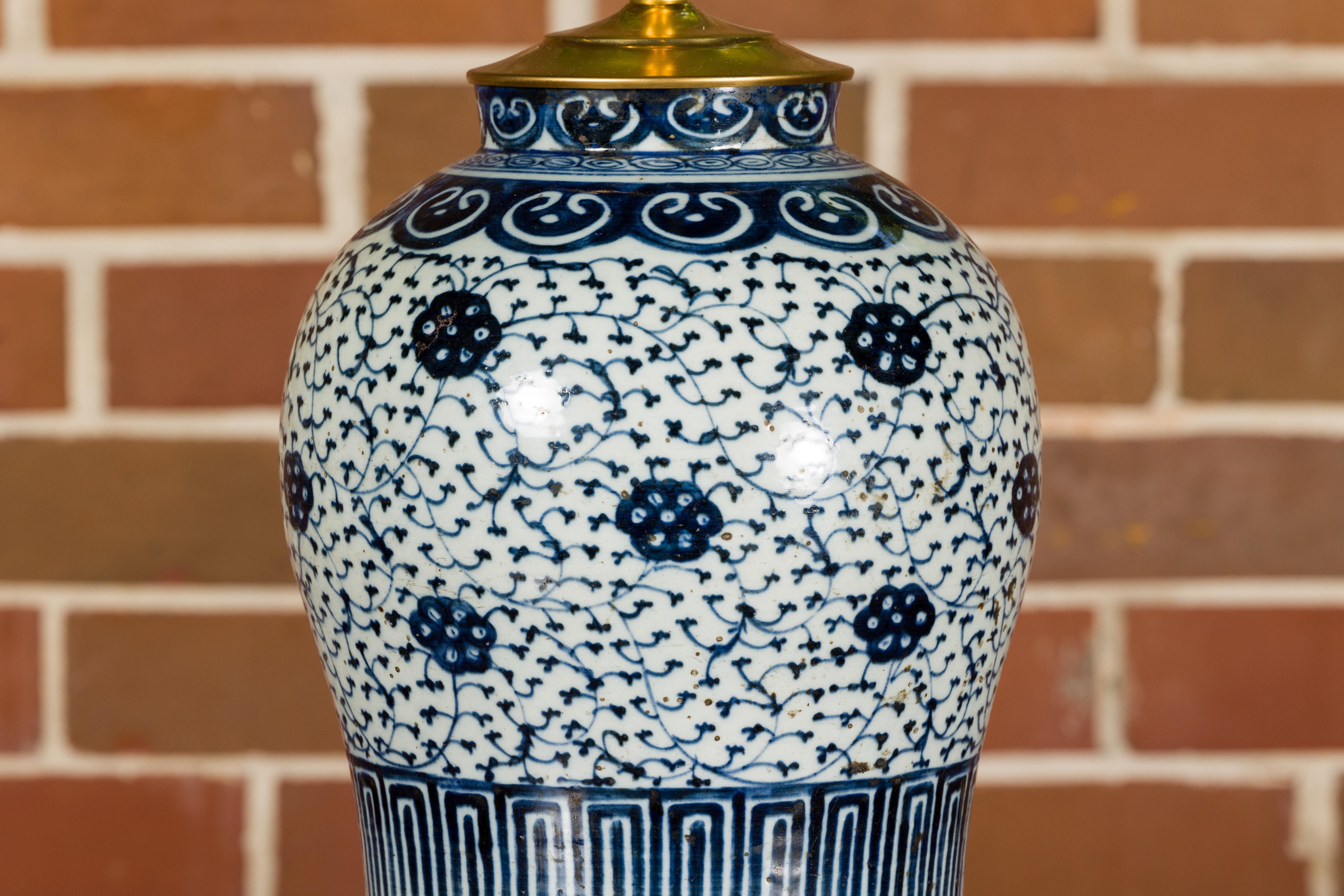 18th Century Delft Blue and White Porcelain Vase Made into US Wired Table Lamp In Good Condition For Sale In Atlanta, GA