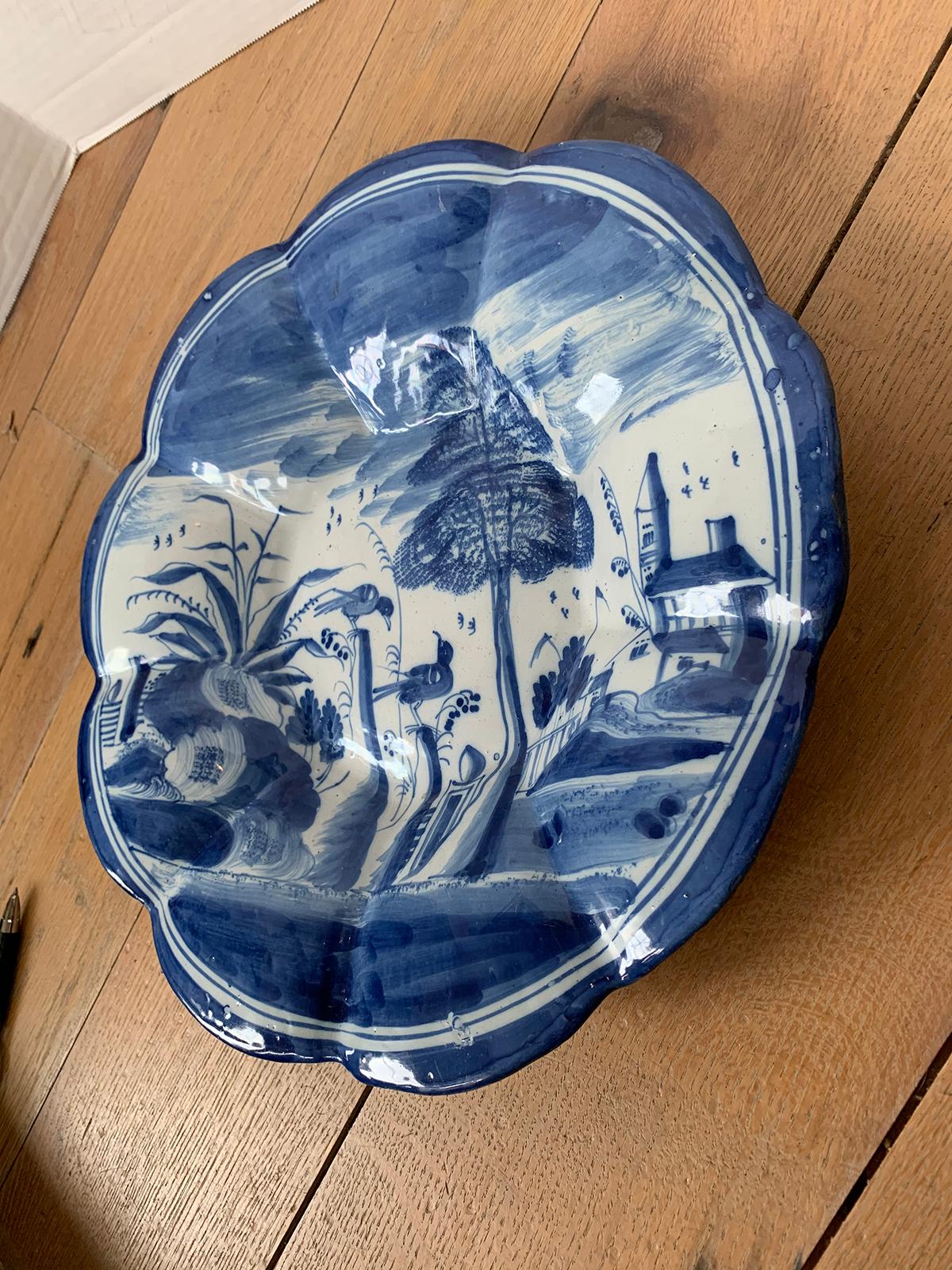 18th Century Delft Blue and White Porcelain Round Scalloped Charger, Unmarked In Good Condition In Atlanta, GA