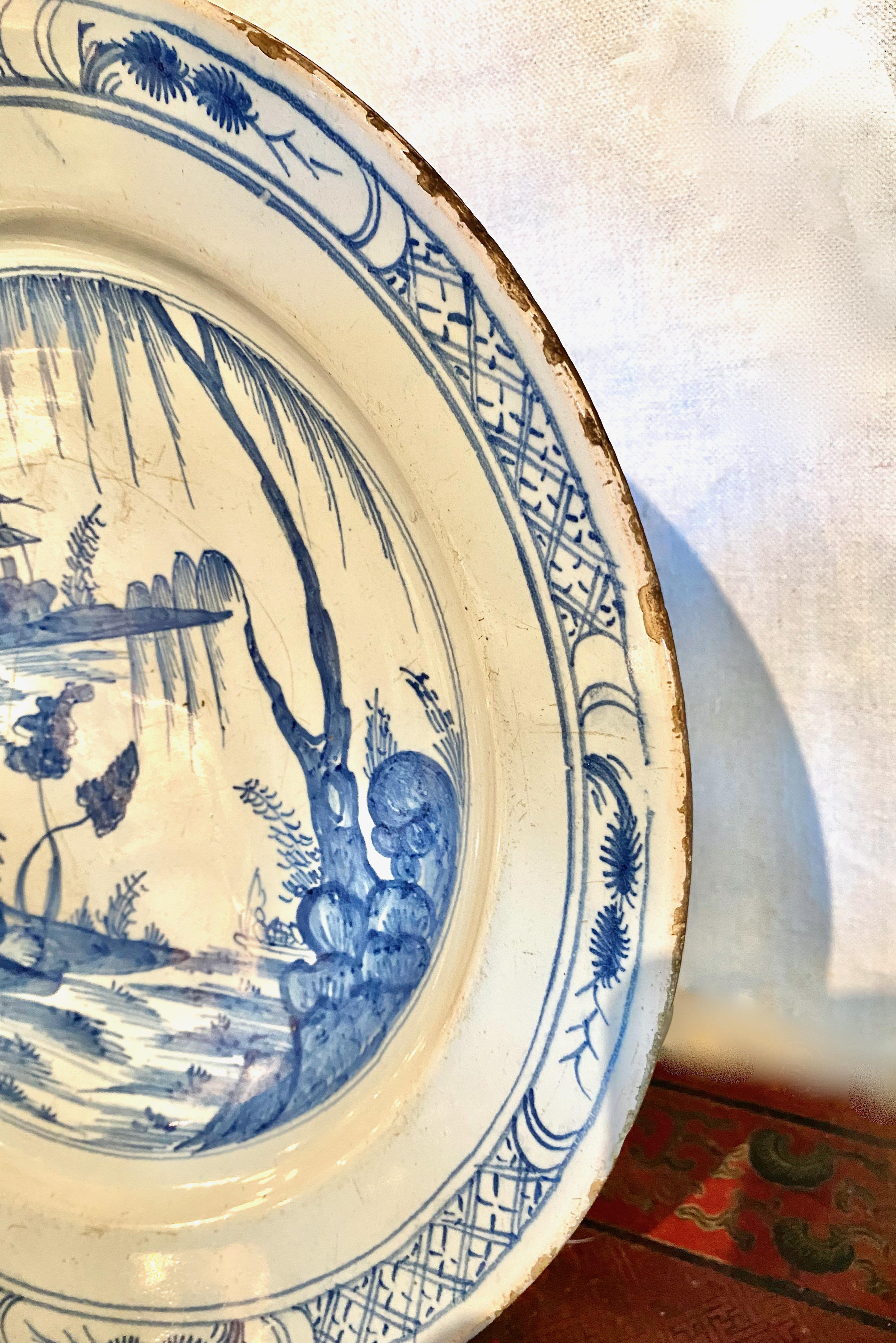 Hand-Painted 18th Century Delft Chinoiserie Charger For Sale