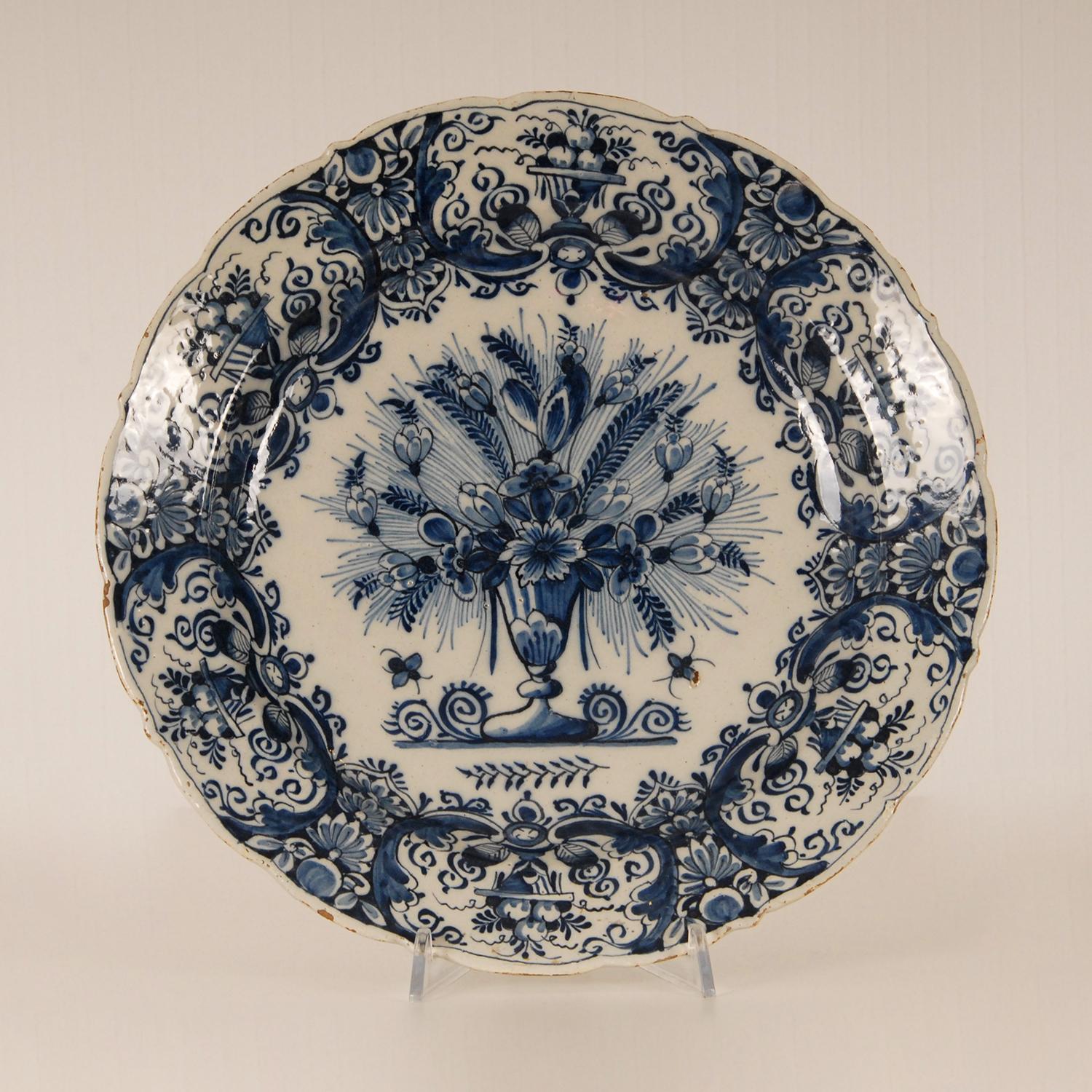 Siglo XVIII Delft Holandés Plato de gabinete azul y blanco Plato de coleccionista en venta 4