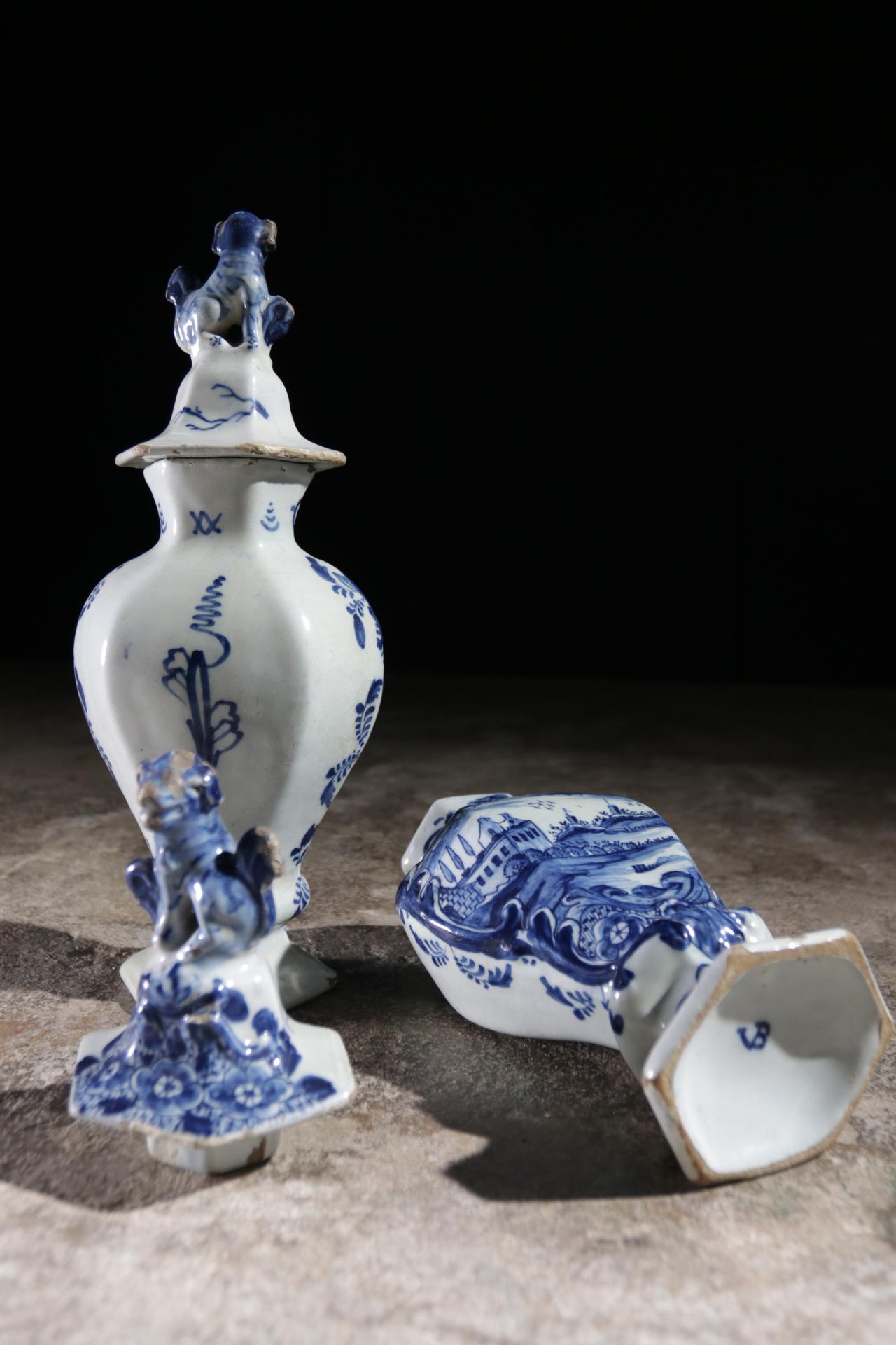 18th Century Dutch Delft Earthenware Vases Pieter van den Briel’t Fortuyn For Sale 5