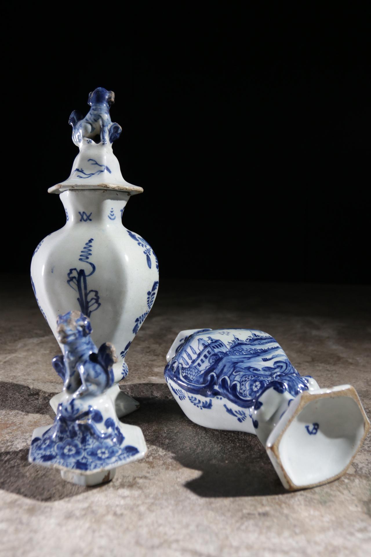 Vases en faïence de Delft du 18e siècle Pieter van den Briel 't Fortuyn en vente 4