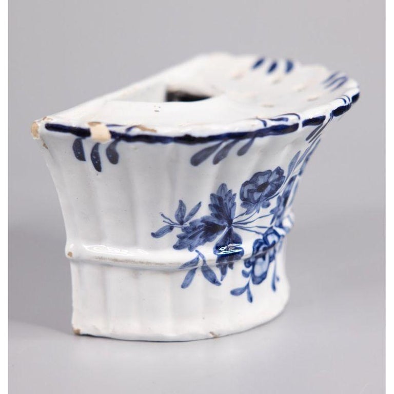18th Century Delft Faience Flower Brick Wall Pocket Vase In Good Condition For Sale In Pearland, TX