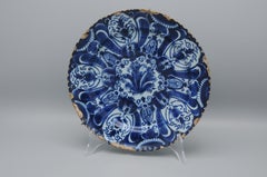 18th century Delft plate with scaloped rim