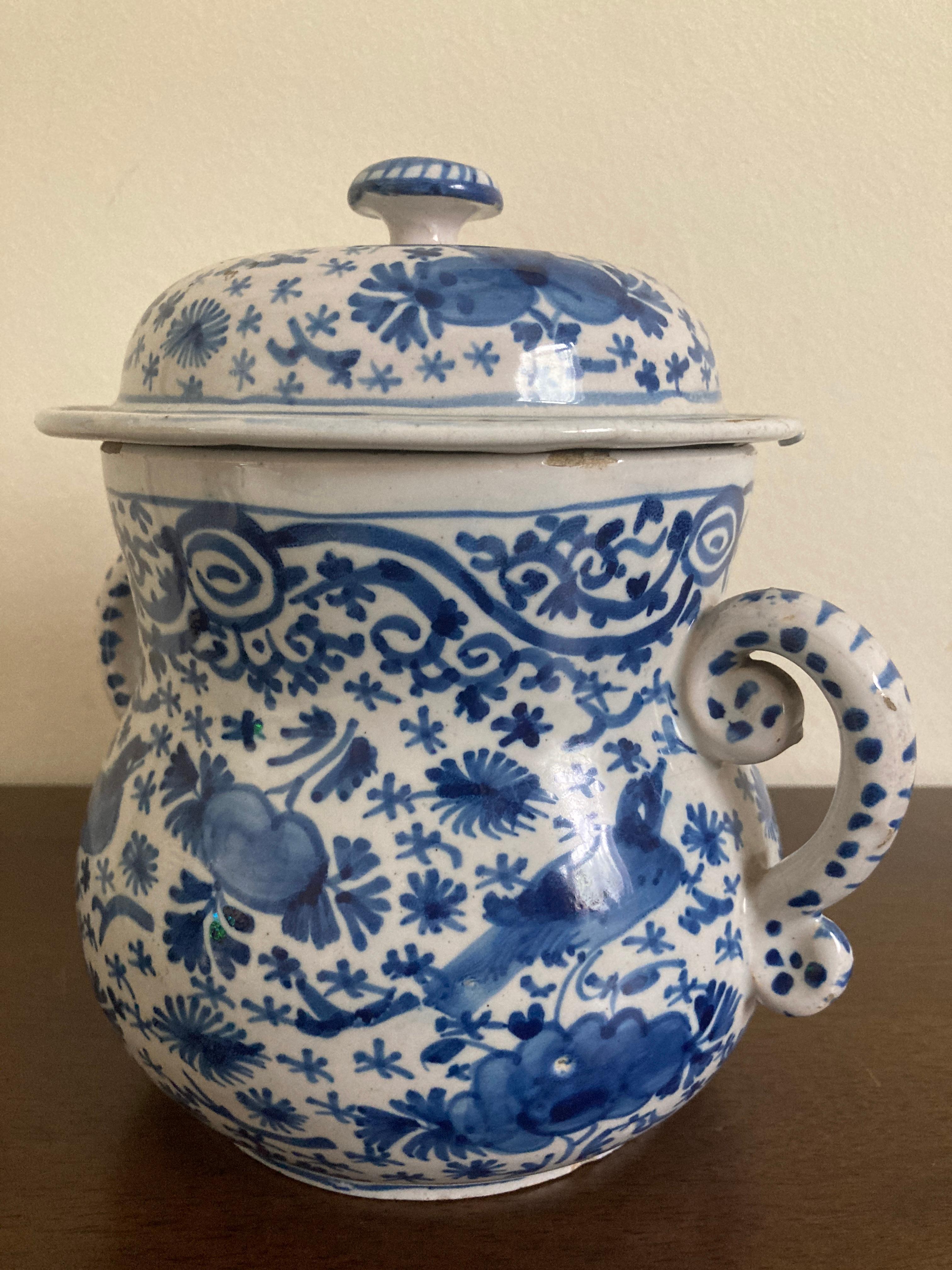 18th Century Delft Posset Pot with cover In Fair Condition For Sale In Maidstone, GB
