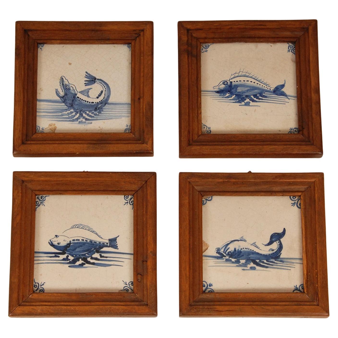 carreaux de Delft du 18ème siècle, bleu et blanc, créatures marines Monsters Delft set of 4 en vente