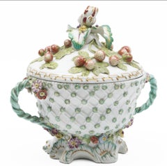 18th-century Derby Porcelain Footed Strawberry Tureen and Cover
