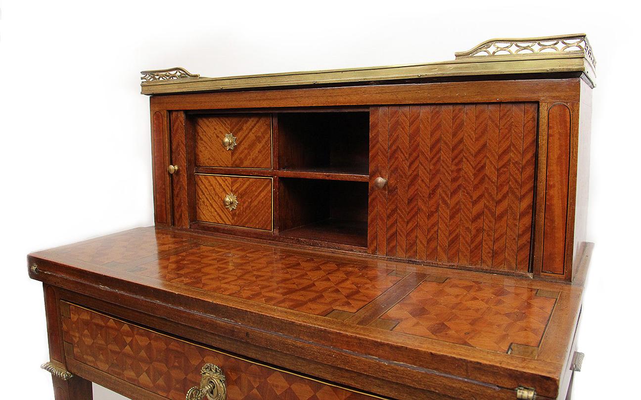 French 18th Century Desk Secretary in Mahogany Marquetry of Cubes and White Marble For Sale
