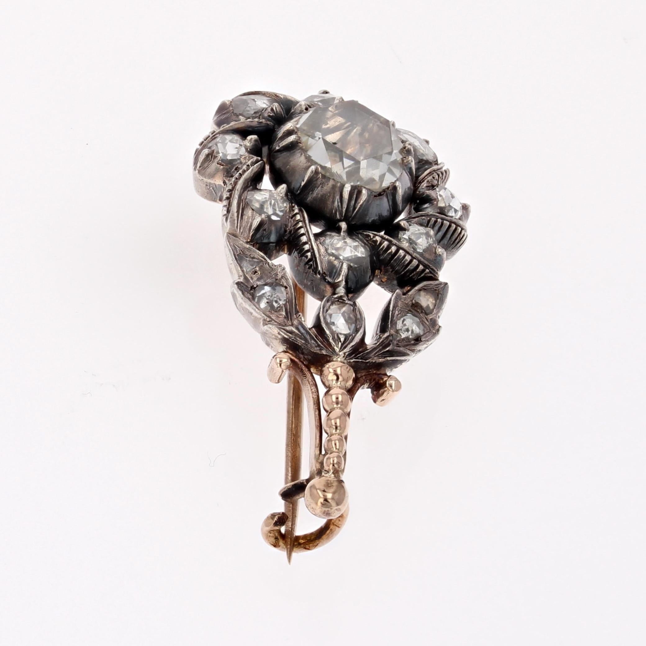 18th Century Diamonds 18 Karat Rose Gold Silver Flower Brooch In Good Condition For Sale In Poitiers, FR