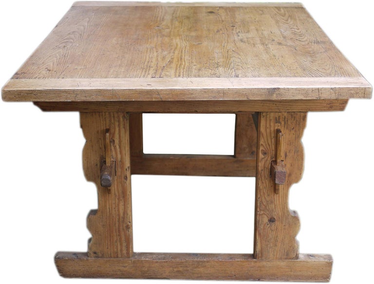 18th Century Extensible 8/10 People Dining Fir Wood Table ...