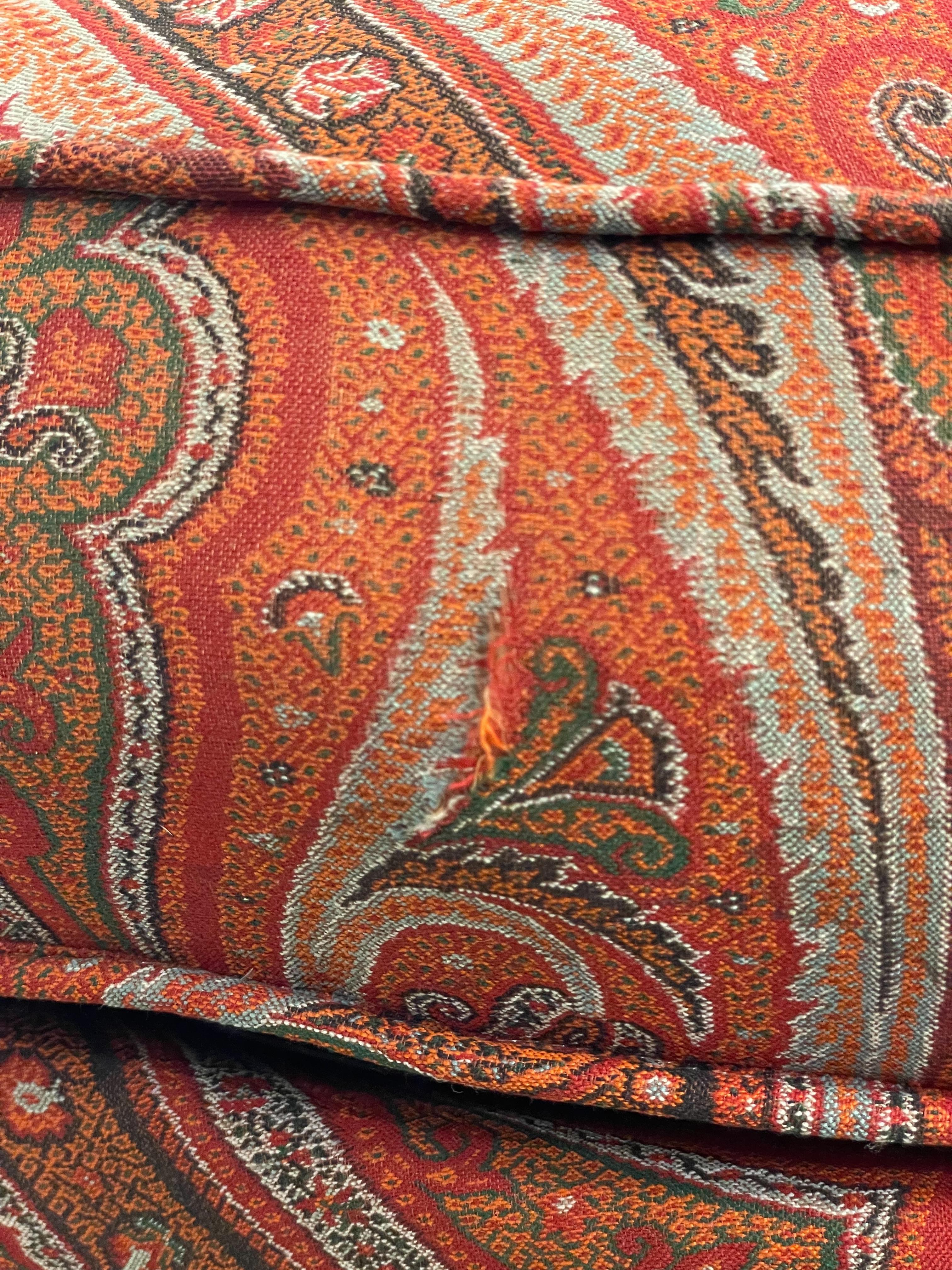 Silla Bergère Directoire del siglo XVIII con tapicería de Paisley en venta 8